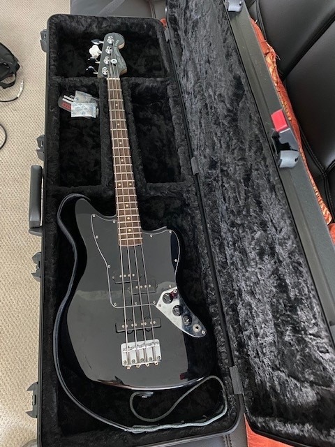 Gator Cases Molded Flight Case for Bass Guitar with TSA Approved Locking Latch, (GTSA-GTRBASS) customer photo 1