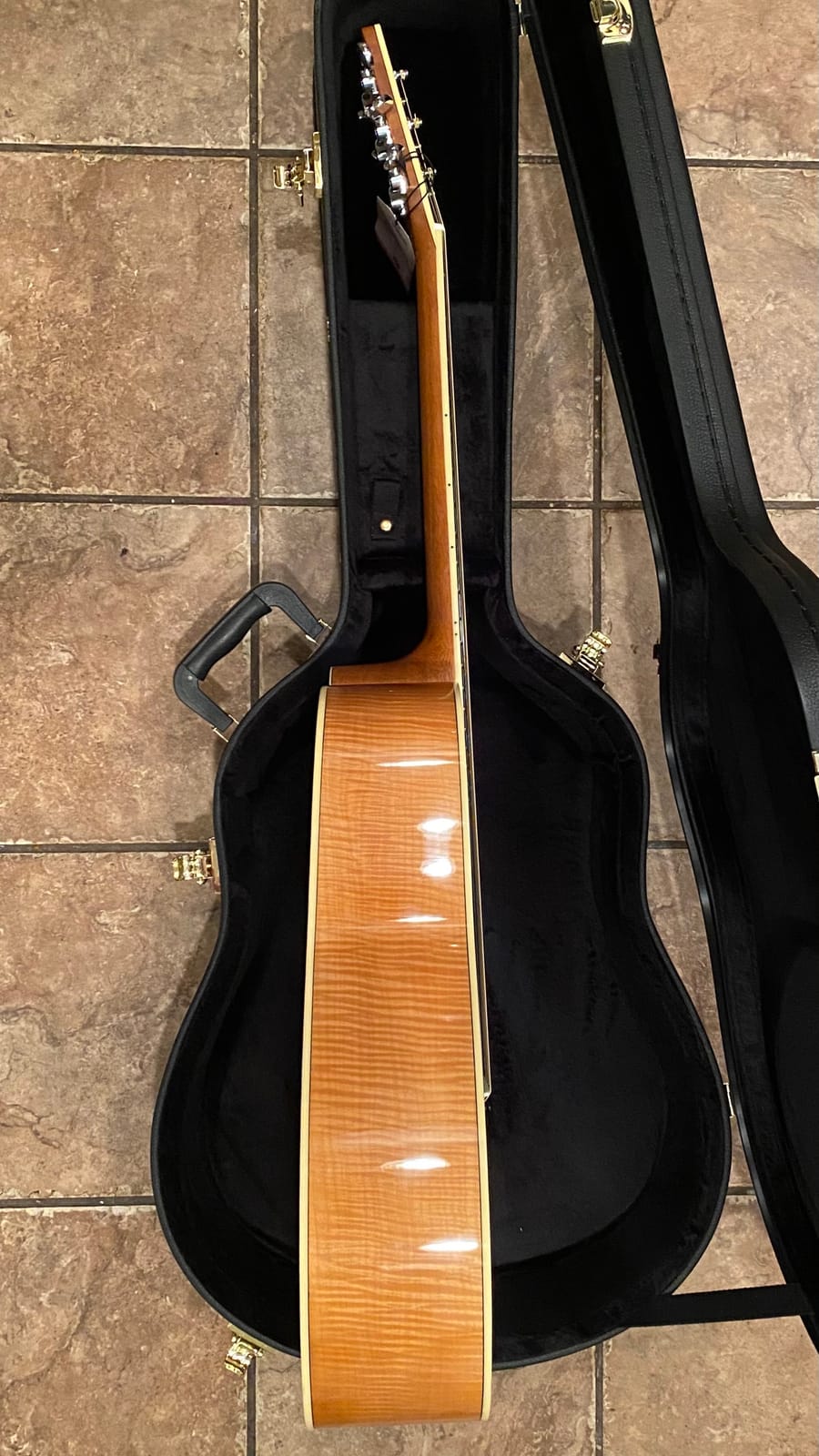 Yamaha FG840 Solid Top Acoustic Guitar, Flamed Maple customer photo 1