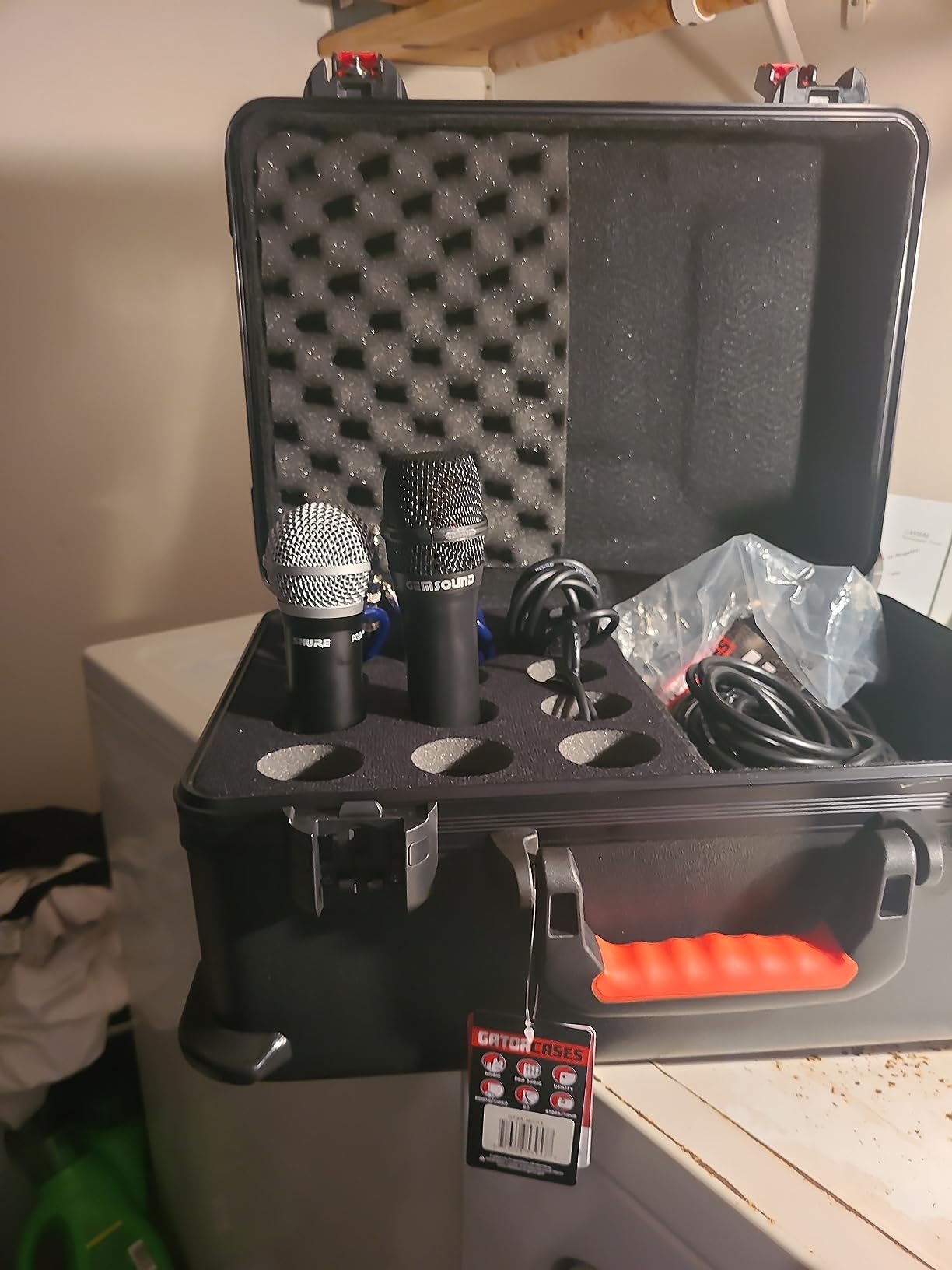 Gator Cases Molded Flight Case to Hold Up to (15) Wired Microphones with TSA Approved Locking Latch and Cable Storage; (GTSA-MIC15) customer photo 1