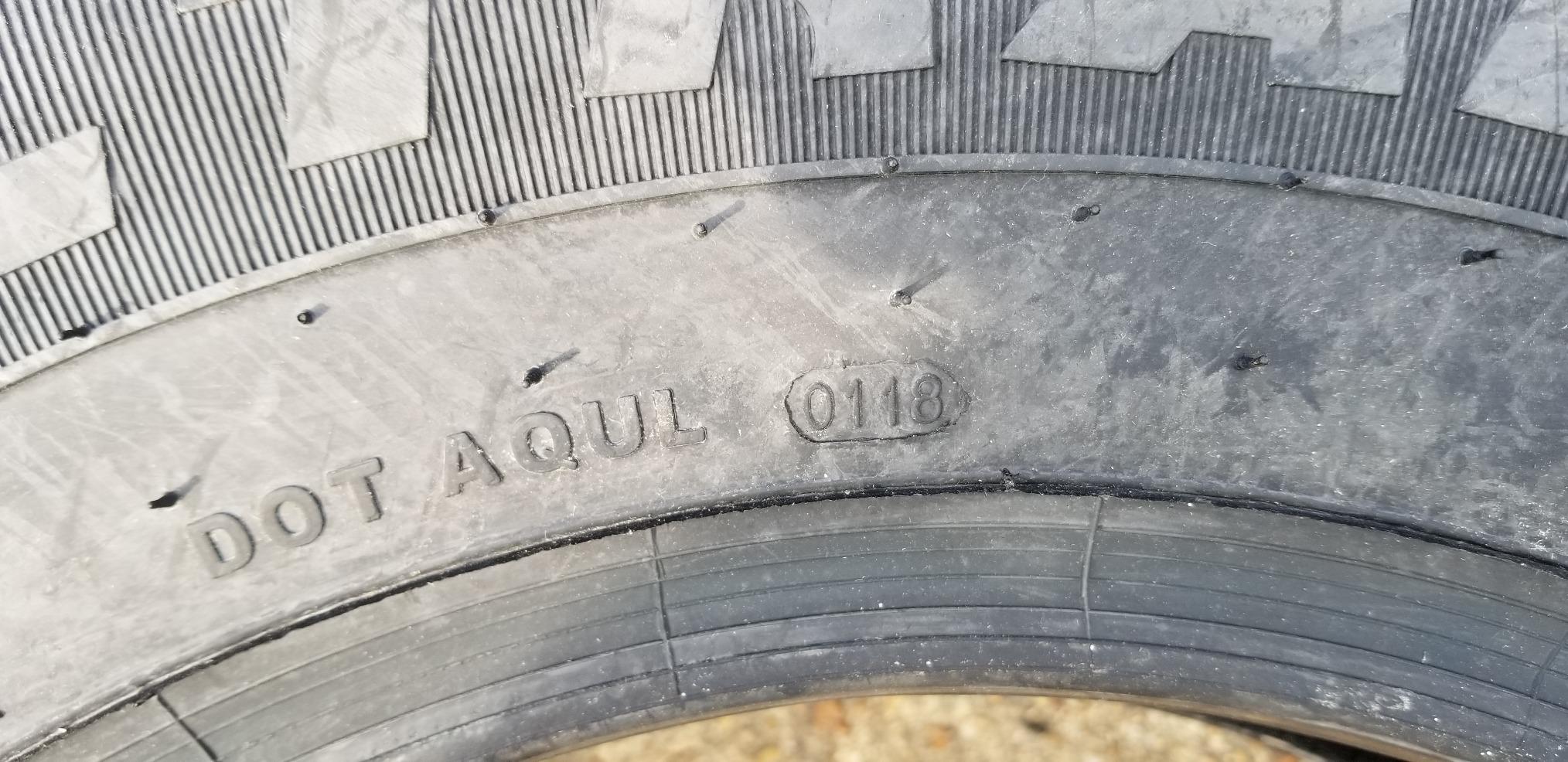 Carlisle Radial Trail HD Trailer Tire-ST205/75R15 107M 8-ply | Trailer Highway All Season Traction 107M Rated D (8 Ply) Radial Construction Black Sidewall Tire customer photo 2
