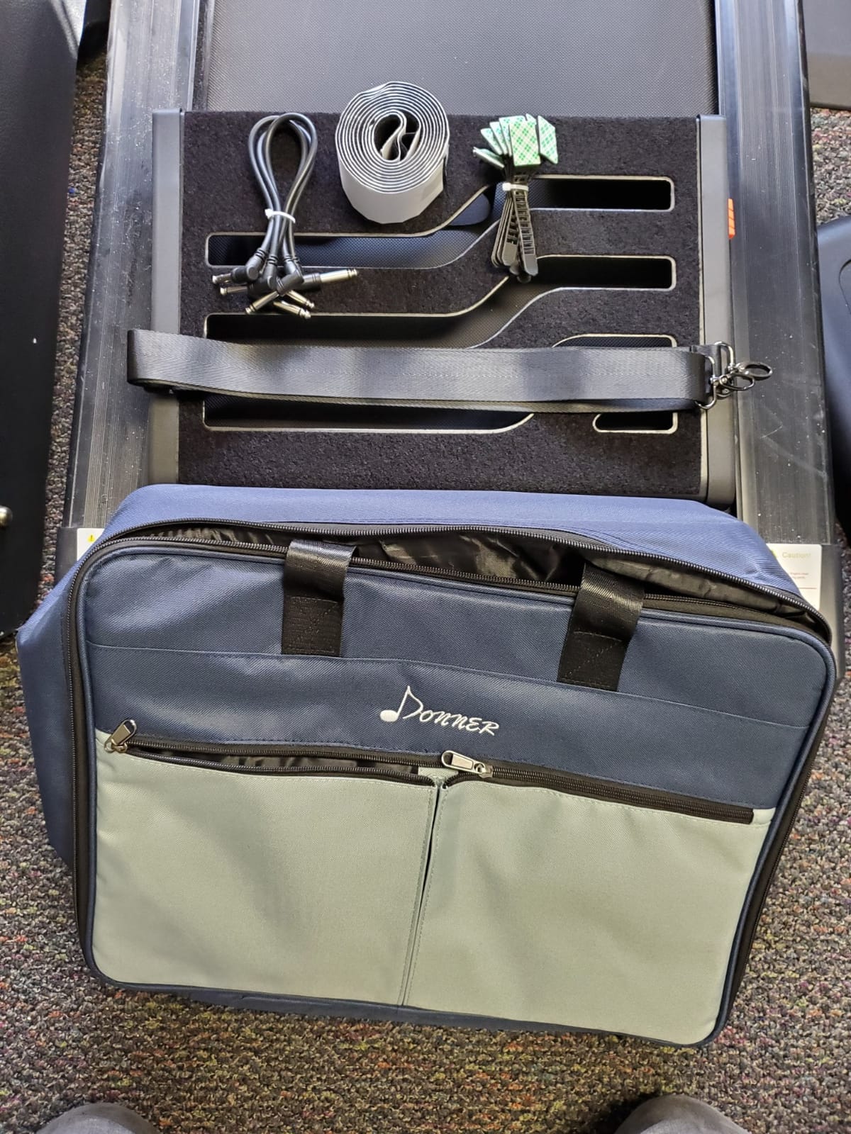 Donner Guitar Pedal Board Case DB-3 Aluminium Pedalboard 20'' x 11.4'' x 4'’ with Bag customer photo 2