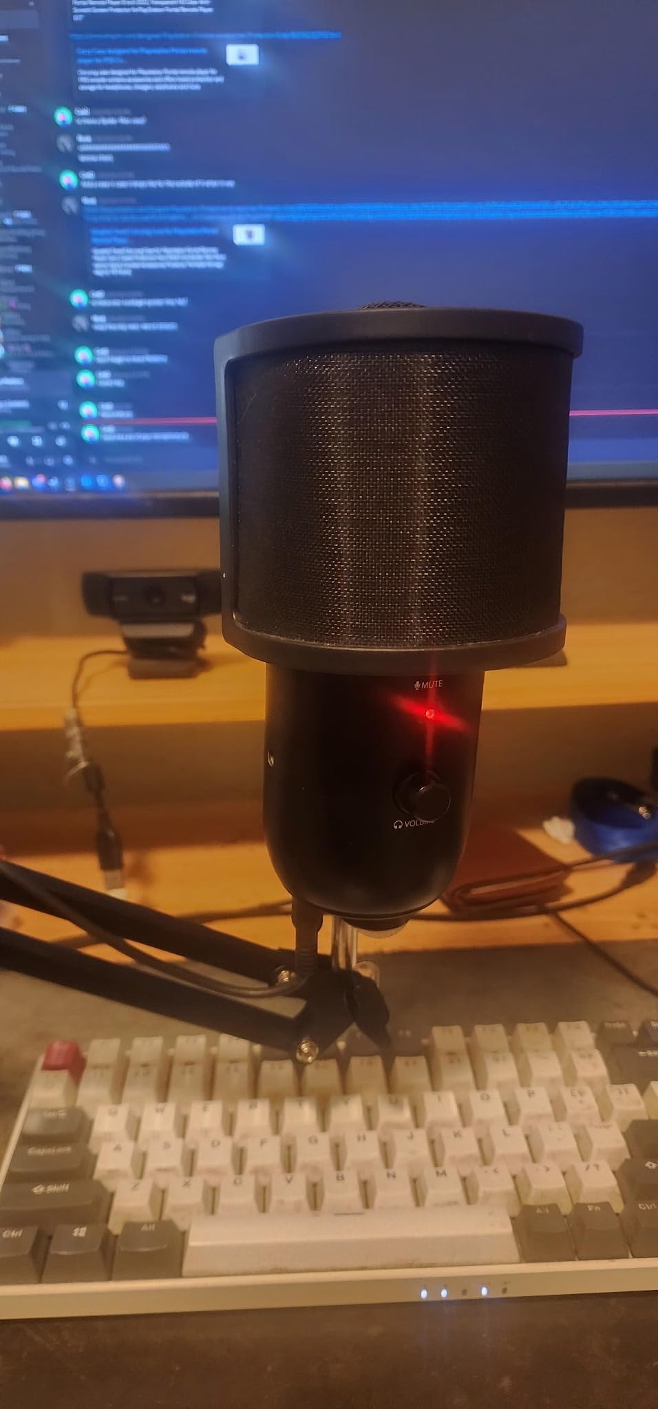 Pop Filter,PEMOTech [Upgraded Three Layers] Metal Mesh & Foam & Etamine Layer Microphone Windscreen Cover Handheld Mic Shield Mask,Microphone Accessories for Vocal Recording,Youtube videos,Streaming customer photo 2