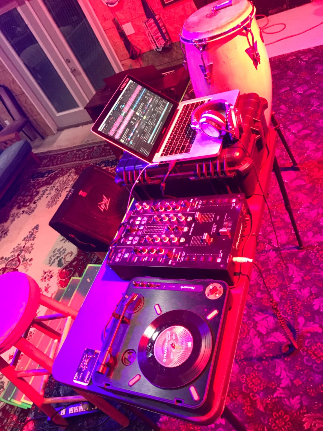 Numark PT01 Scratch Portable DJ Turntable | Scratch Switch, Built-In Speaker, 3-Speed Playback, USB Out, AC and Battery Power for Portablists customer photo 2