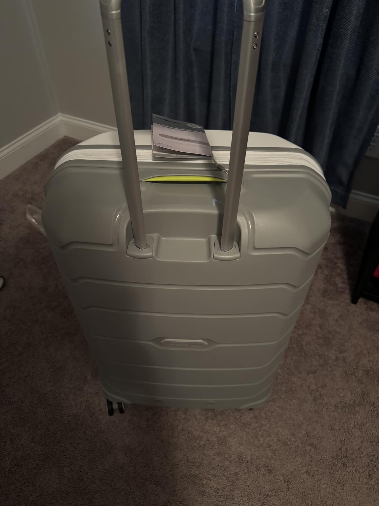 Samsonite Freeform Hardside Carry-On Luggage with Spinner Wheels - Hardshell Suitcase - TSA, Airline-Approved - Expandable Hard Shell, Smooth Rolling Wheels for Lightweight Travel - Black customer photo 2