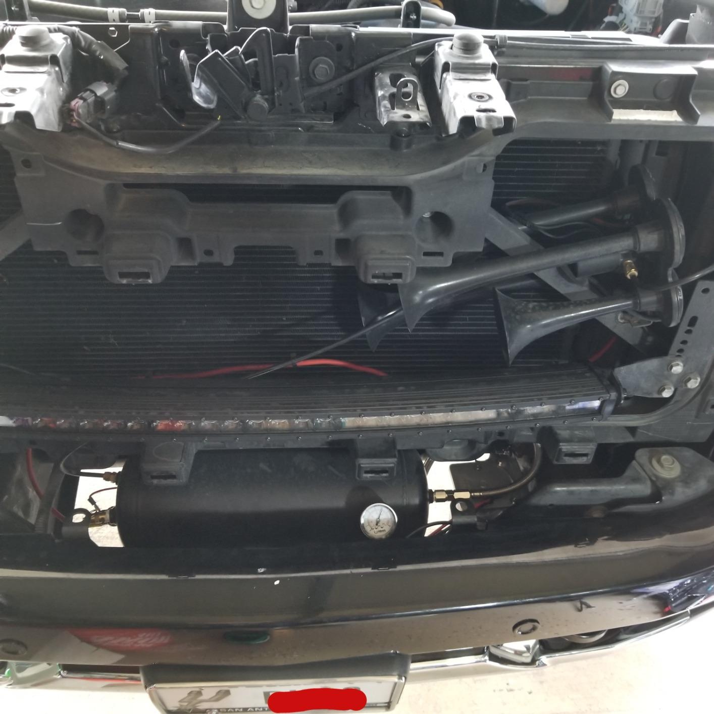Vixen Horns Train Horn Kit, 4 Trumpets, 200 PSI Compressor, 1.5 Gallon Tank All-in-One Onboard Air Horn Kit, Super Loud dB, Fits 12V Vehicles Like Truck, Car, Semi, Pickup, SUV, Jeep VXO8315/4114B customer photo 1