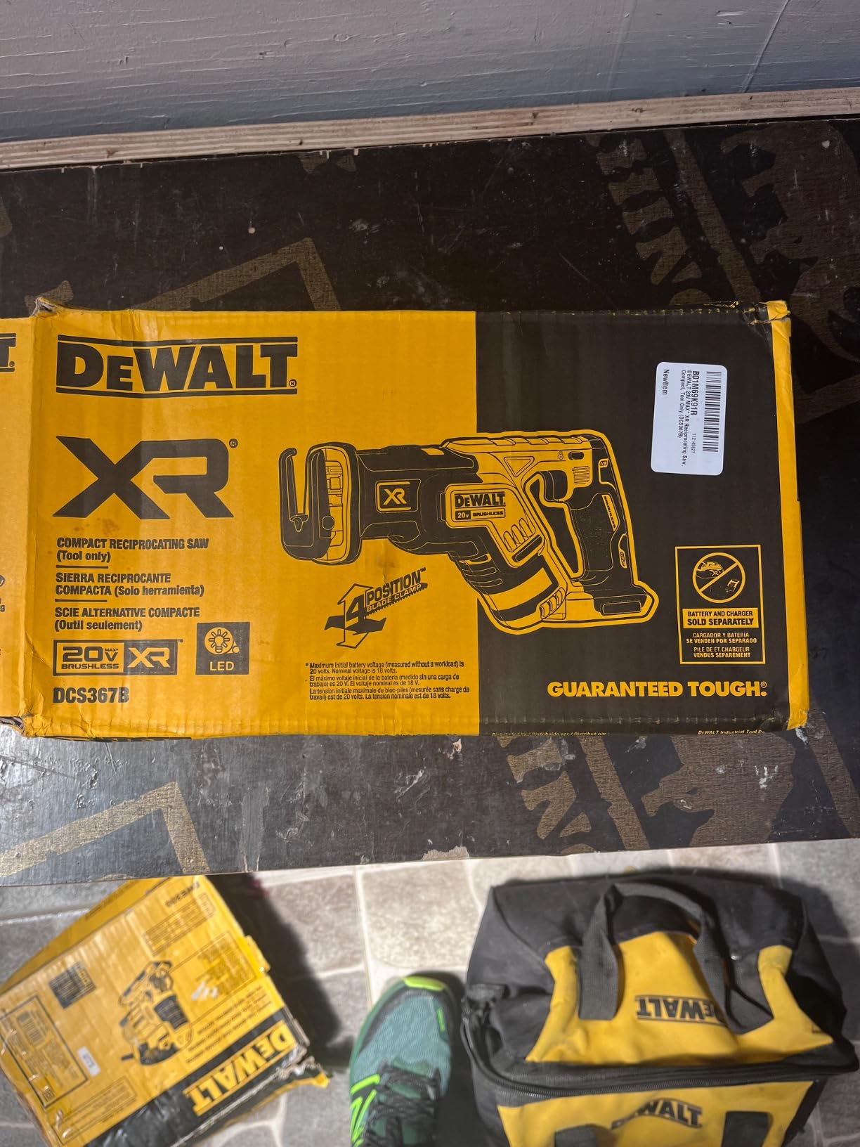 DEWALT 20V MAX XR Reciprocating Saw Cordless, Brushless, Compact, Variable Speed, Pivoting Head, LED Light, Tool Only (DCS367B) customer photo 1