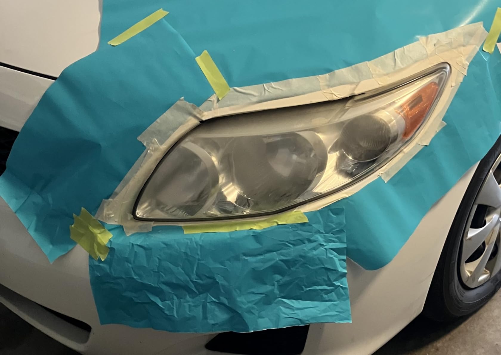 Meguiar's Two Step Car Headlight Restoration Kit - Headlight Cleaner Restores Clear Car Plastic and Protects from Re-Oxidation, Includes Coating and Cleaning Solution, 4 Piece Kit customer photo 2