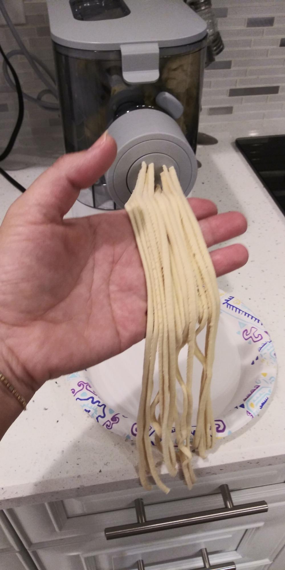 Philips Kitchen Appliances Compact Pasta and Noodle Maker, Viva Collection, Comes with 3 Default Classic Pasta Shaping Discs, Fully Automatic, Recipe Book, Small, Black (HR2371/05) customer photo 2
