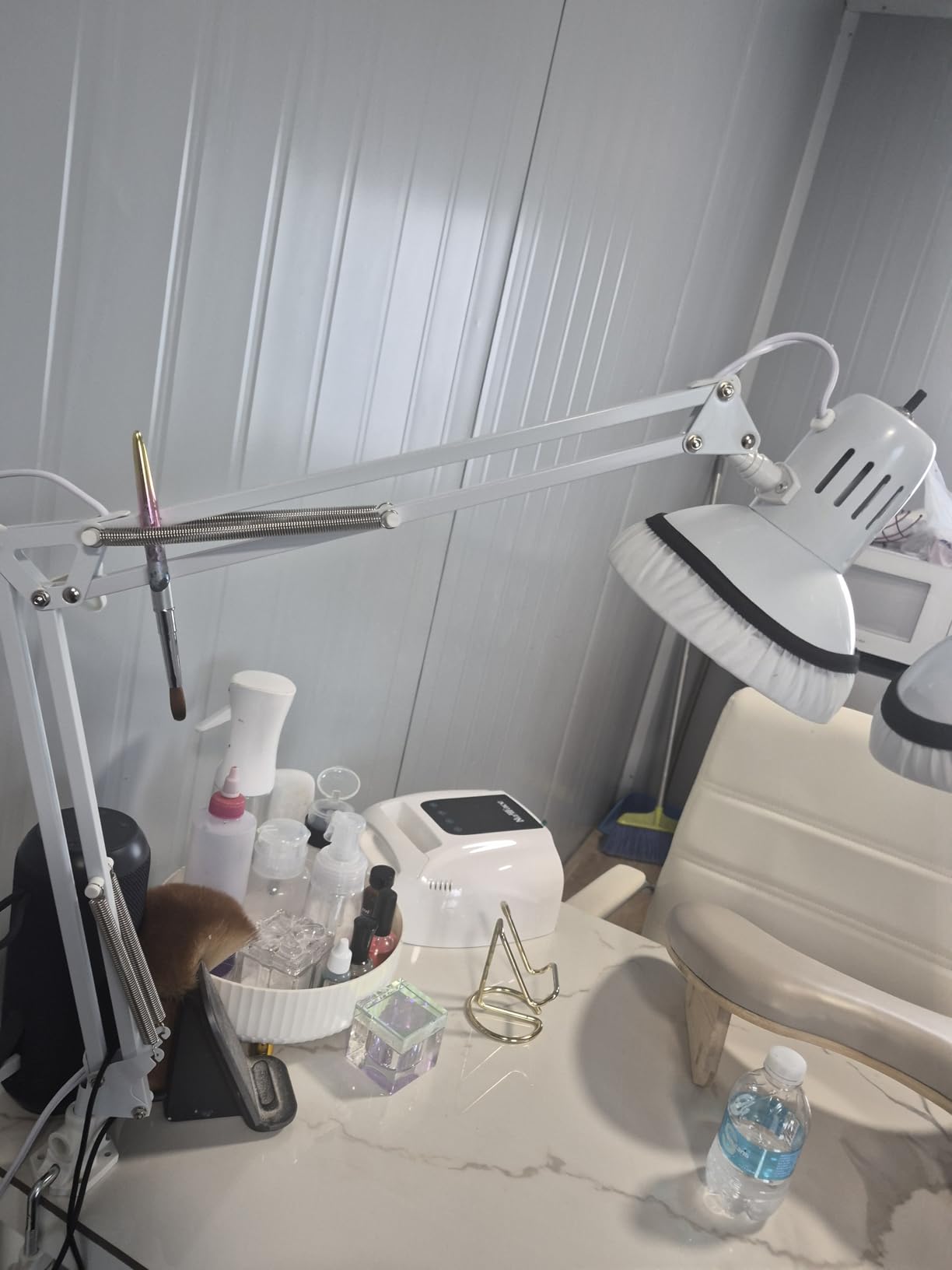 Globe Electric 52847 31.5 Inch Swing Arm Clamp-On White Desk Lamp with Nickel Accents, On/Off Rotary Switch, Book Reading Light, Home Essentials, Office Décor, LED Bulb Compatible customer photo 1