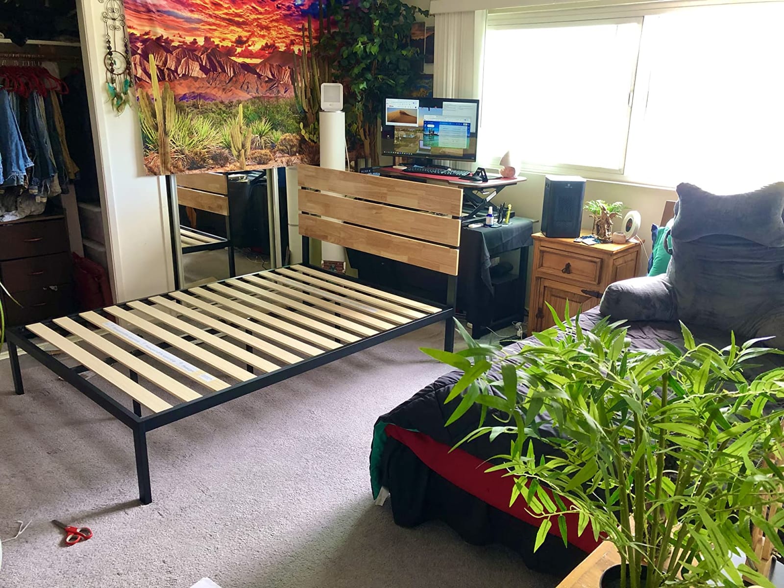 ZINUS Olivia Metal and Wood Platform Bed Frame / No Box Spring Needed / Wood Slat Support / Easy Assembly, Queen customer photo 2