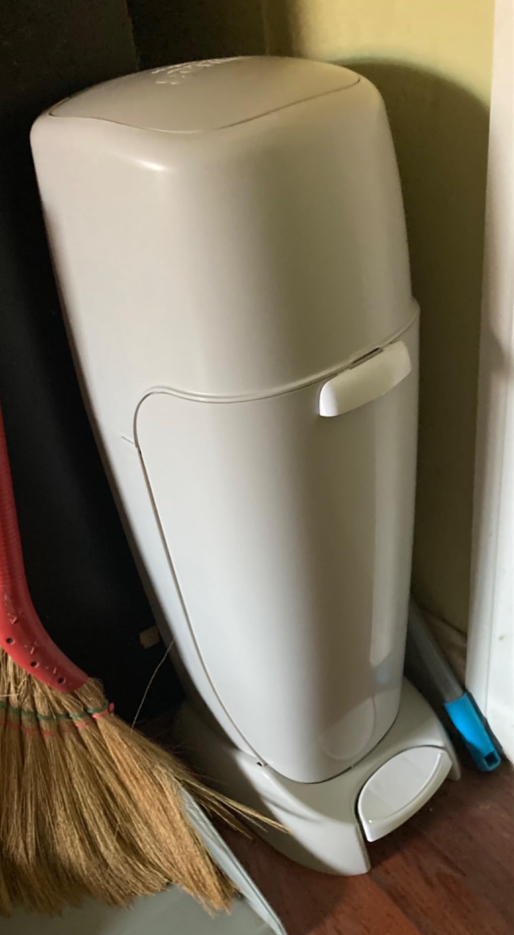 Diaper Genie Complete Diaper Pail (White) - Includes 1 Refill (Holds 270 Newborn Diapers) & 1 Carbon Filter | Hands-free disposal with double Air-Tite clamps for odor control customer photo 1