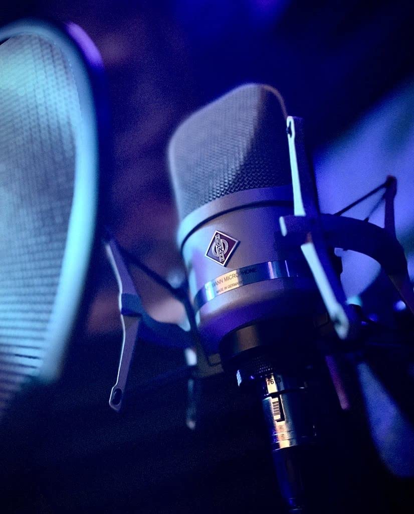 Neumann TLM 107 Studio Set Multi-Pattern Condenser Microphone with Shockmount customer photo 1