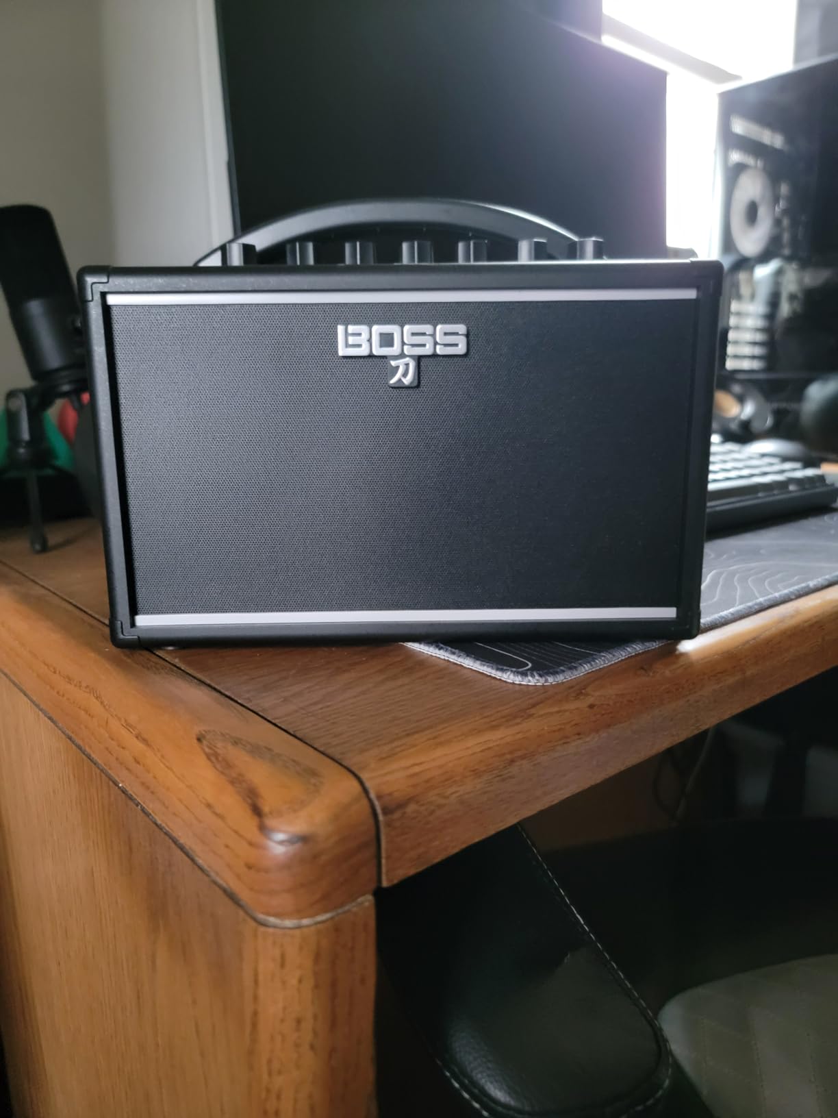 Boss Katana Mini - 7-Watt Combo Amp Ultra-Compact and Travel-Ready customer photo 1