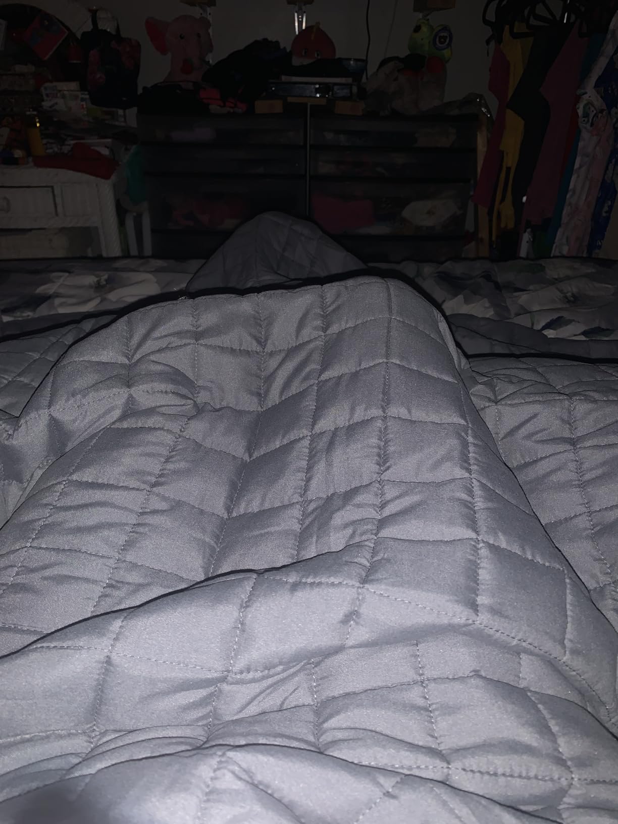 YnM 15lbs Weighted Blanket for Adults, Heavy Bed Throw Blanket with Cooling Glass Beads for All Season Use, Ideal for ~140lbs (48x72 Inches, Twin/Full, Dark Grey) customer photo 2