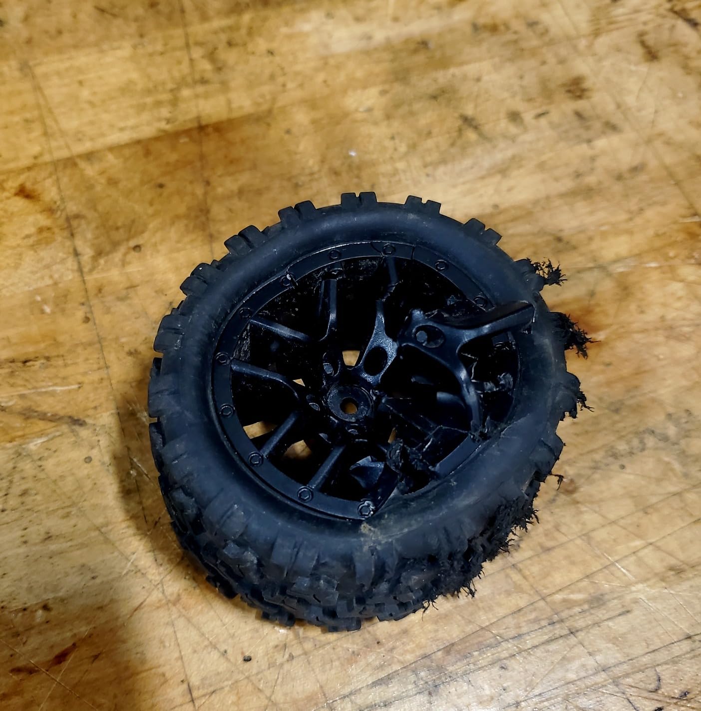 HAIBOXING 1:18 Scale All Terrain RC Car 18859, 36 KPH High Speed 4WD Electric Vehicle with 2.4 GHz Remote Control, 4X4 Waterproof Off-Road Truck with Two Rechargeable Batteries customer photo 2
