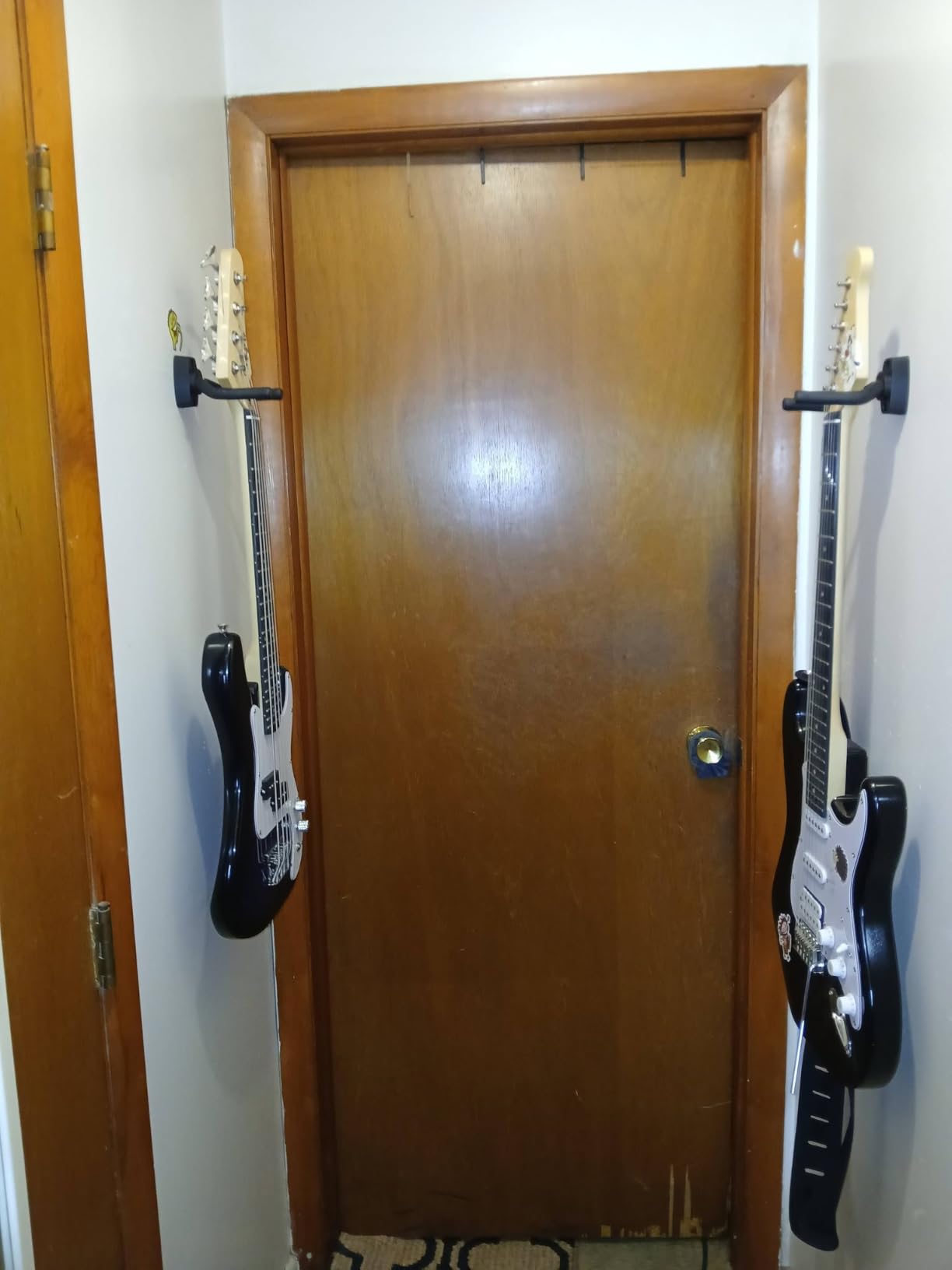 6 Pcs Guitar Hangers Keep Hook Holder Wall Mount for All Size Guitars, Bass, Mandolin, Banjo customer photo 2