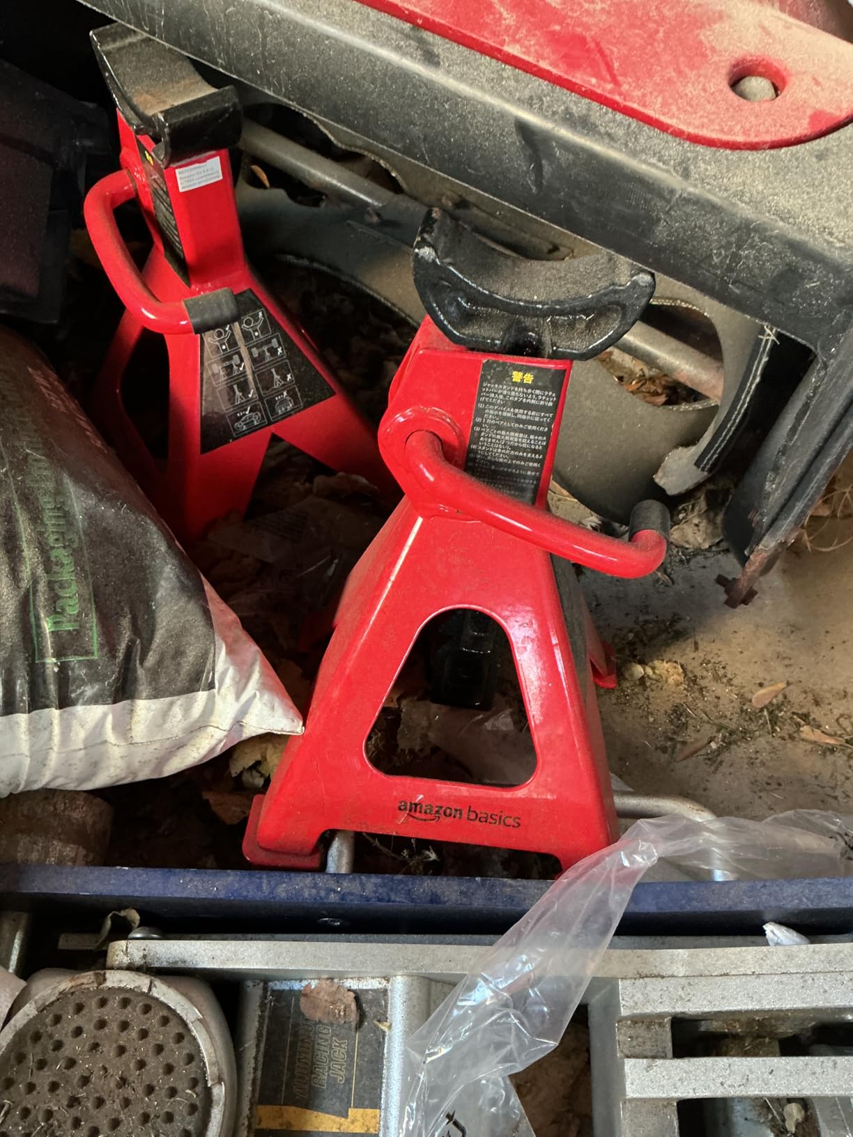 Amazon Basics Steel Jack Auto Stands, 3 Ton (2.7 metric Ton) Capacity, Easy to Use, Adjustable Height, 6,000 lb, 1 Pair, Black and Red customer photo 2