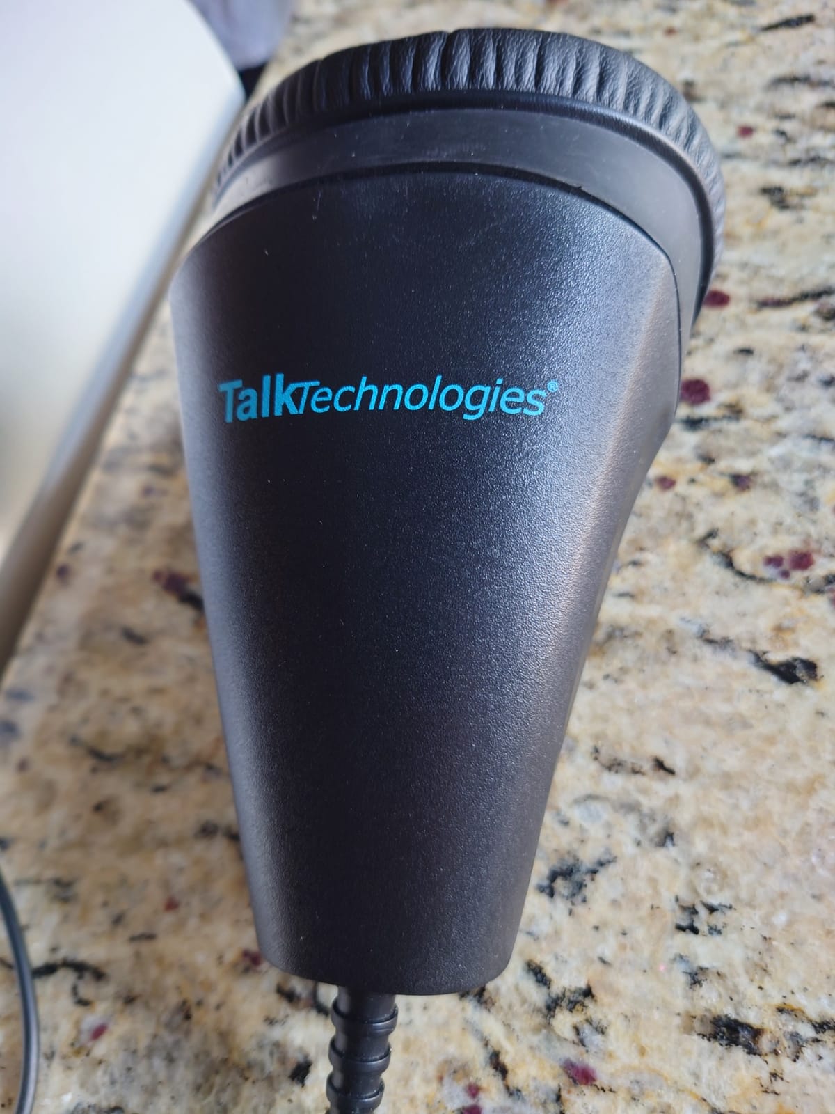 Steno Pro-1S is a Pocket Sized Sound Booth. Privately use Speech Technology and Eliminate Background Noise with the Industry Best Voice Isolation Microphone. customer photo 2