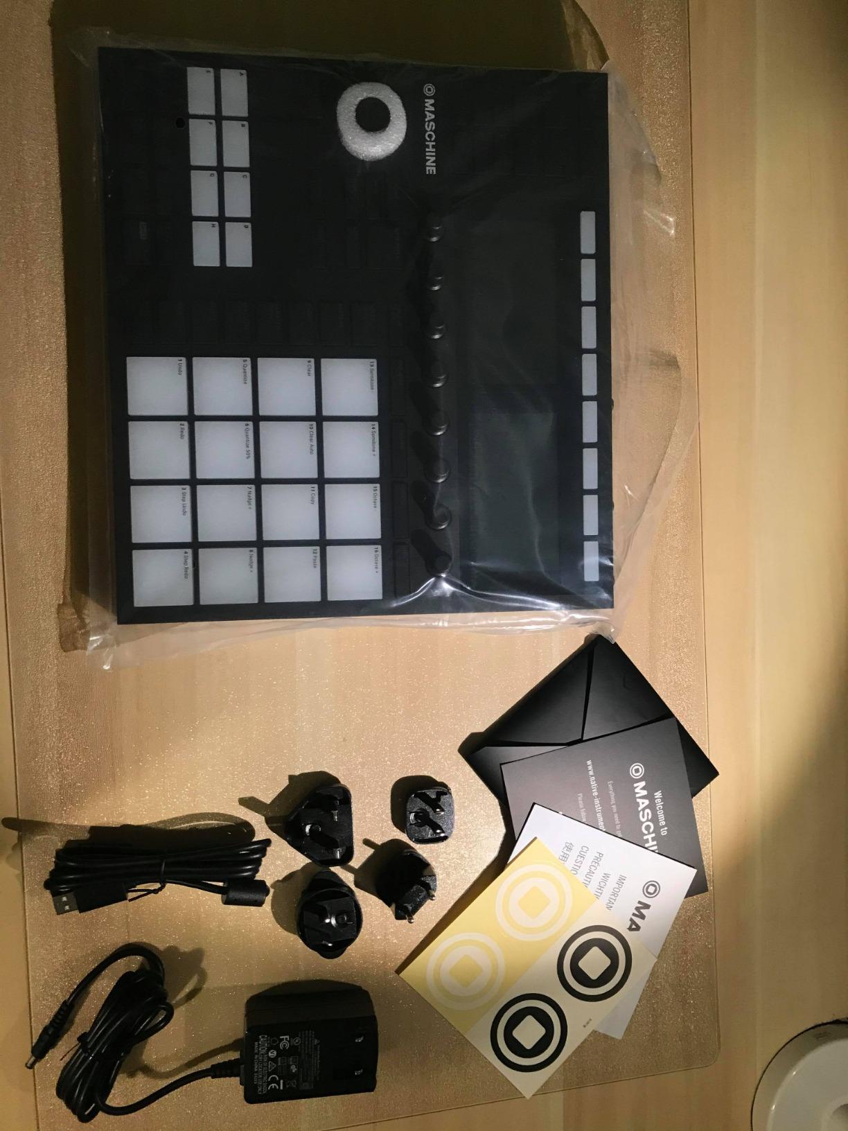 Native Instruments Maschine Mk3 Drum Controller customer photo 1