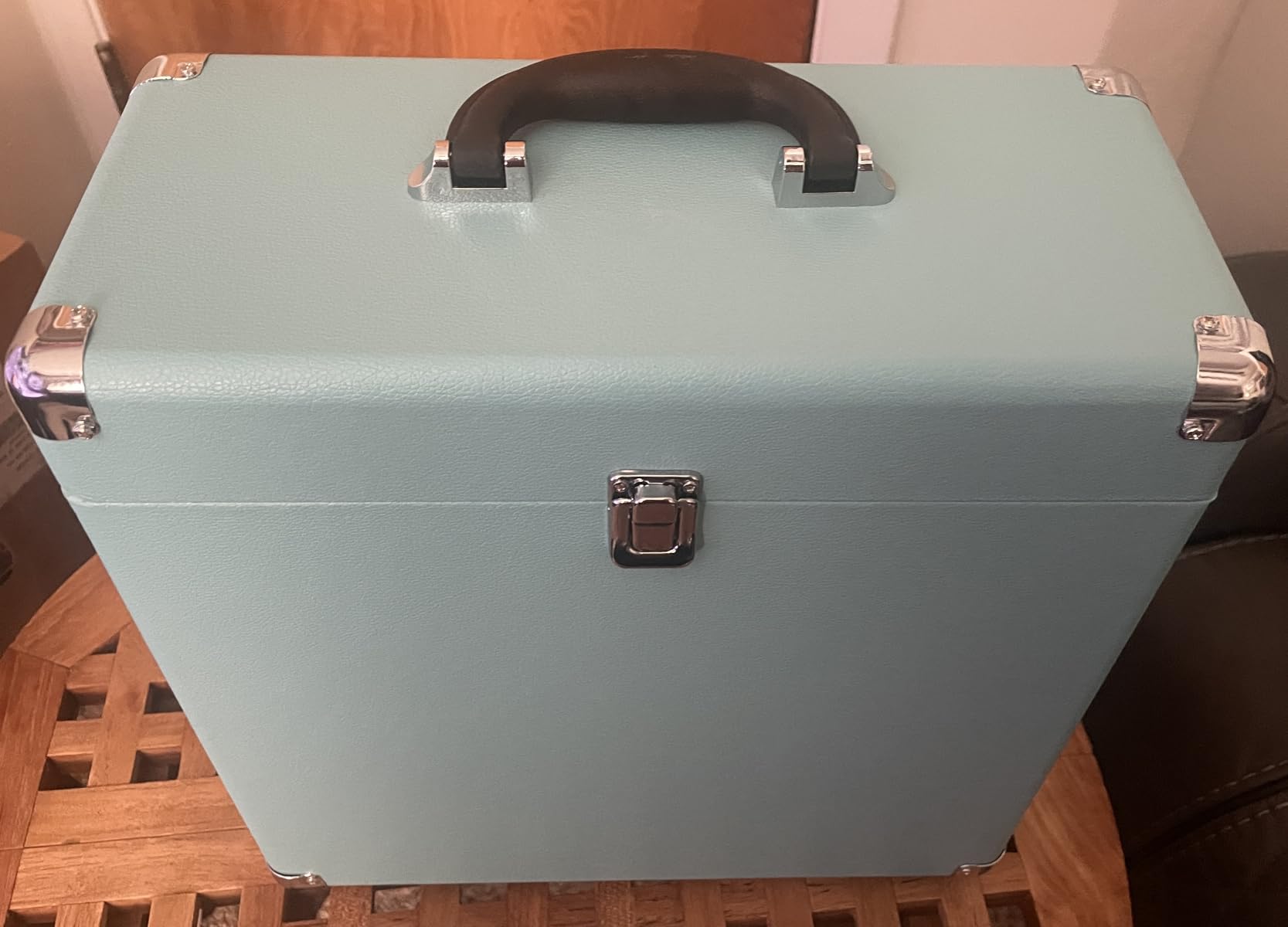 Victrola Collector - Vinyl Record Storage Case, Holds 30+ LPs - Turquoise | Heavy-duty hinges, dust and scratch protection customer photo 1