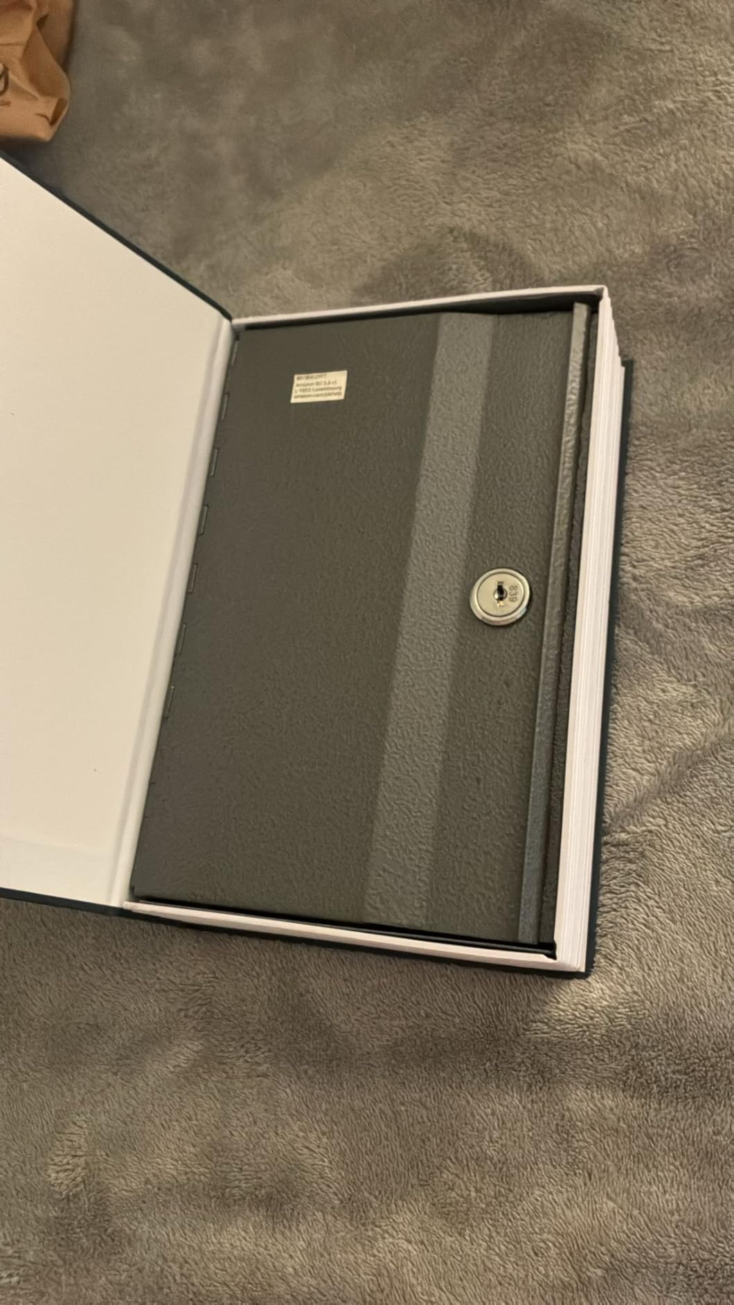 Amazon Basics Portable Diversion Book Safe, Secret Hidden Lock Box with Key Lock for Valuables, Hidden Storage Compartment Disguised as a Book, Large, Blue customer photo 1