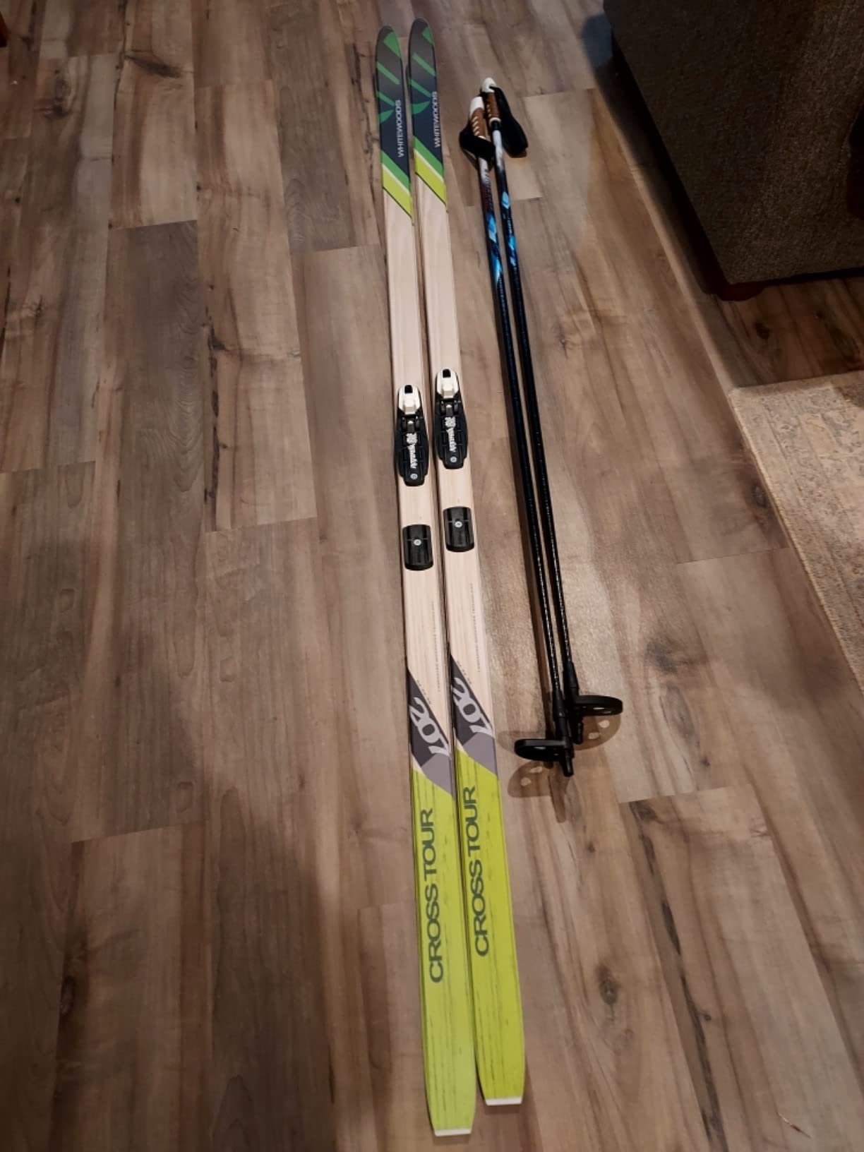 Whitewoods Adult NNN Cross Country Ski Package; Boots, Bindings, Poles, Skis 207cm (for Skiers 180 lbs. & Up) customer photo 2