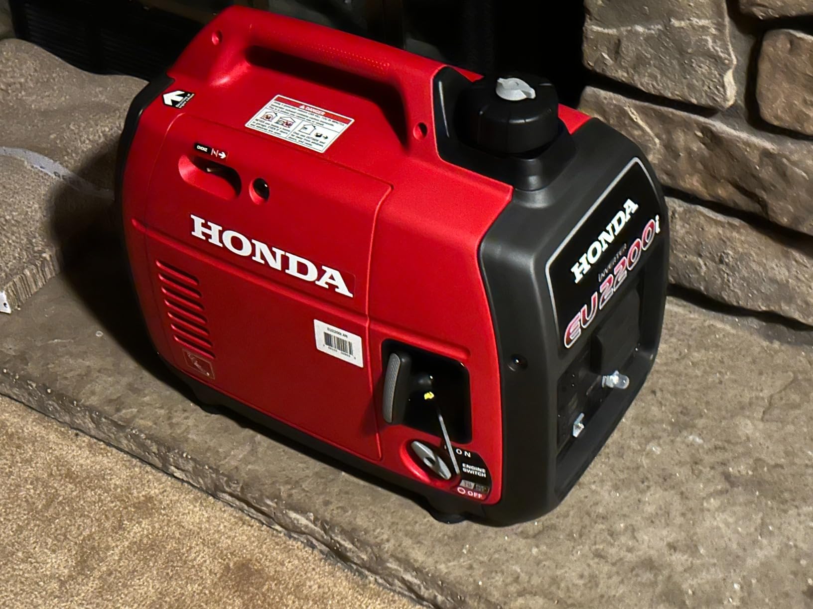 Honda EU2200i 2200 Watt Inverter Generator | Super Quiet 120V Gas Powered Portable Generator for Camping or Home Backup Power Supply, Up to 8.1 Hour Run Time customer photo 2