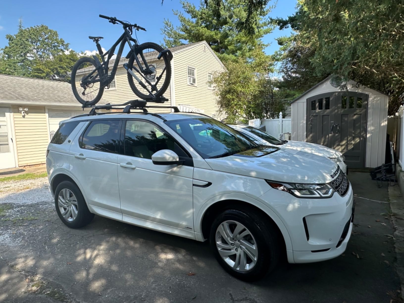 Thule UpRide Roof Bike Rack - Upride Roof Bike Carrier - Versatile, Secure Roof Rack for 20-29