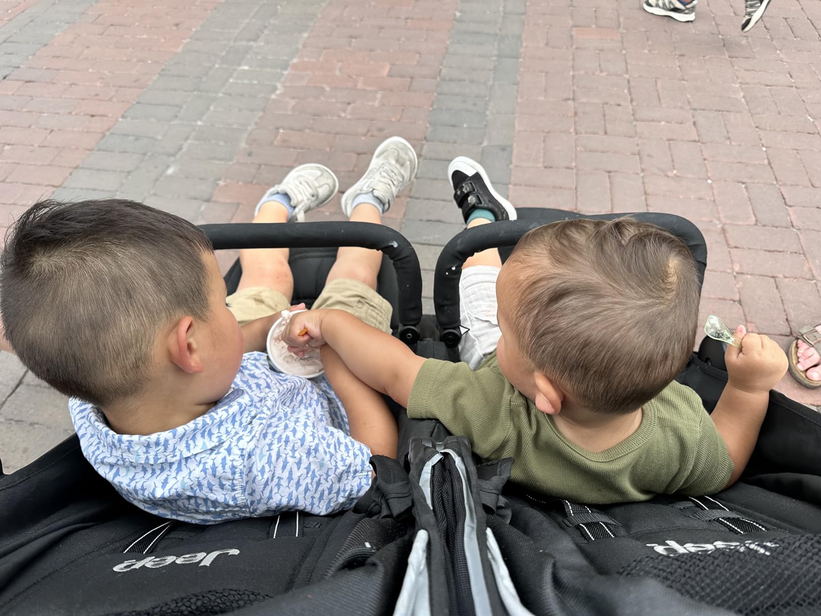 Jeep Destination Ultralight Side x Side Double Stroller, Midnight customer photo 2