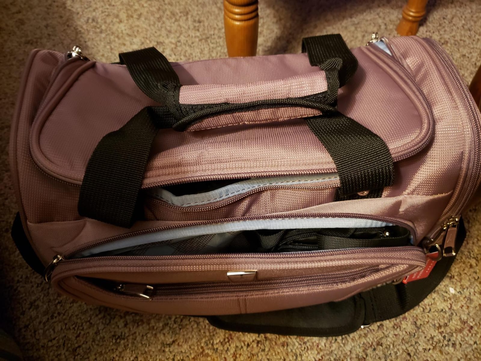 Maxlite 5 Softside Lightweight Underseat Carry-On Travel Tote, Overnight Weekender Bag customer photo 1