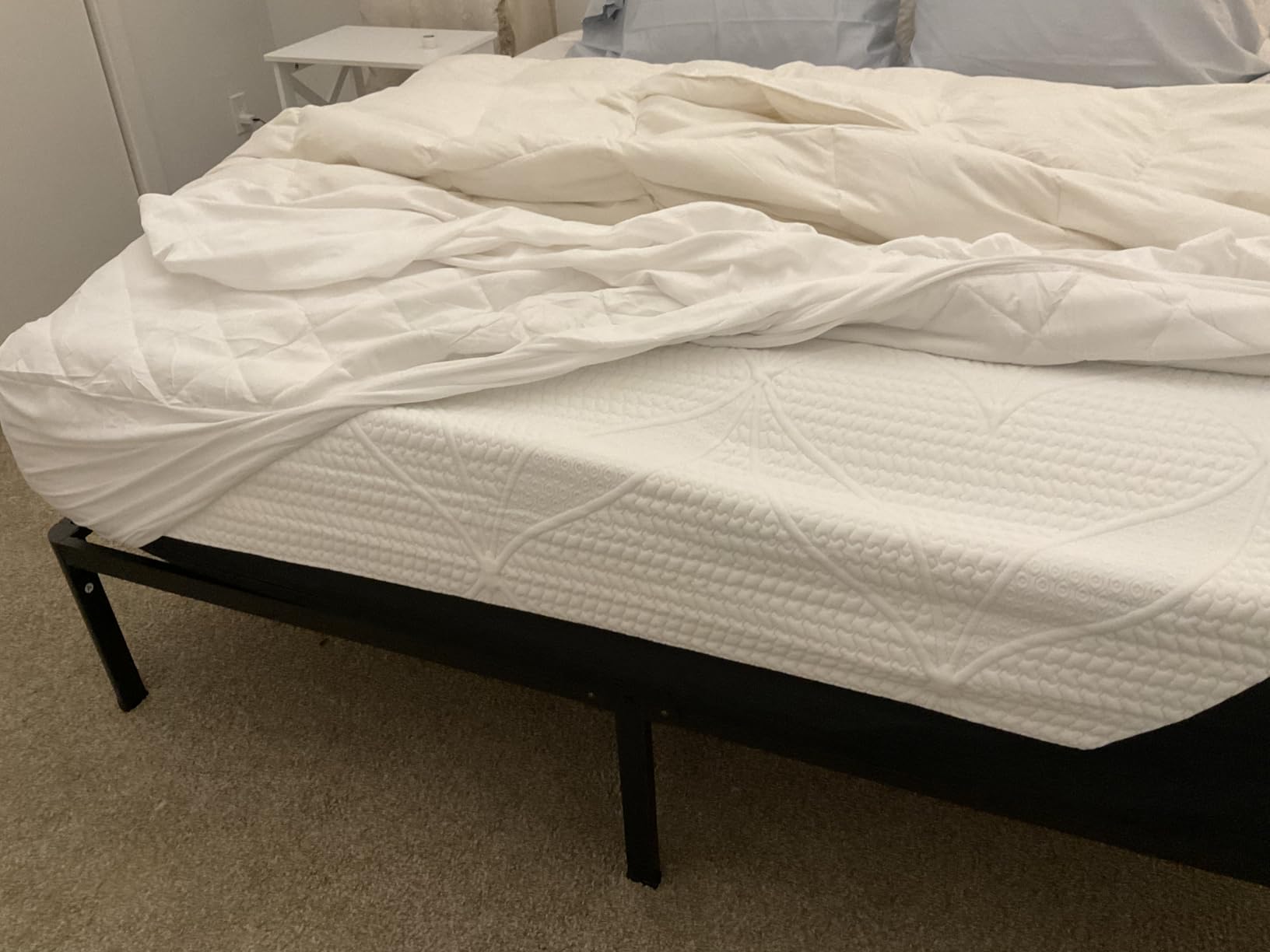 COOL GEL Chill Memory Foam 14-Inch Mattress with 2 Pillows, CertiPUR-US Certified, Mattress in a Box, King, White customer photo 1