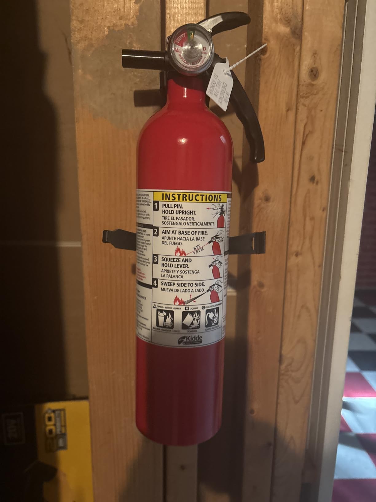 Kidde Basic 110 Fire Extinguisher for Home, 1-A:10-B:C, FA110G, 2 Pack | Residential Multi-Purpose Extinguisher for Small Common Household Fires, 2.5 lb. Dry Chemical customer photo 2
