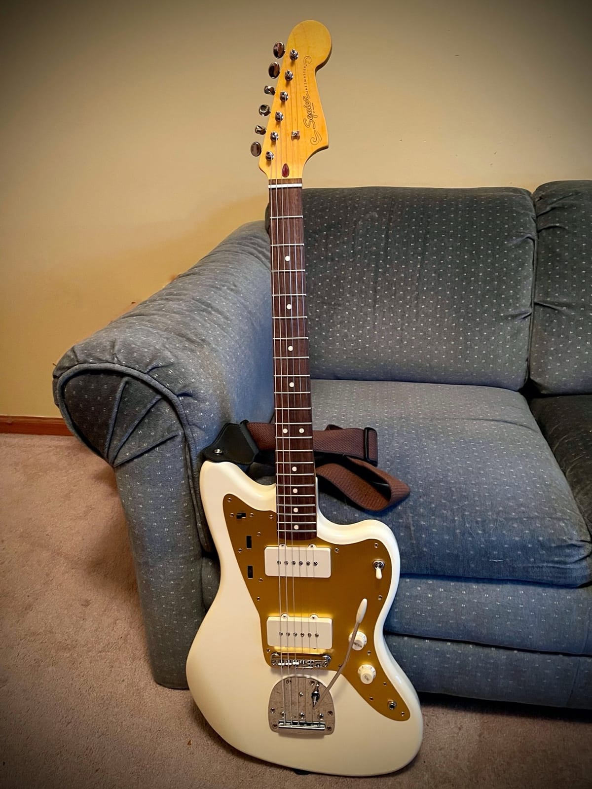 Squier J Mascis Jazzmaster Electric Guitar, with 2-Year Warranty, Vintage White, Laurel Fingerboard customer photo 1