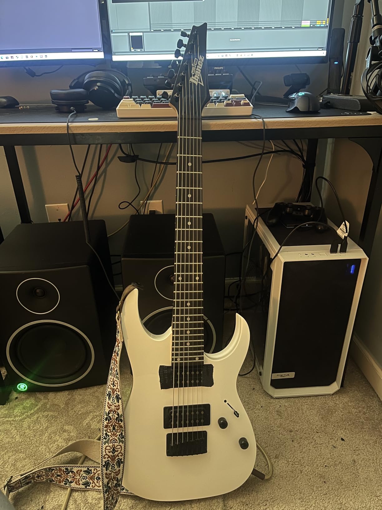 Ibanez GRG7221 Meter- Metallic Light Blue | 7-string electric guitar with maple fretboard, HH pickup configuration and hardtail bridge customer photo 2