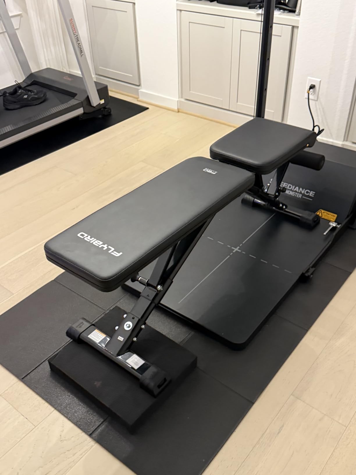 FLYBIRD WB5 Weight Bench, ASTM-Certified 800LBS Adjustable Weight Bench Workout Bench Foldable for Home Gym, 90° to -30° FID and 30in Extended Backrest for Bench Press Strength Training Exercise customer photo 1