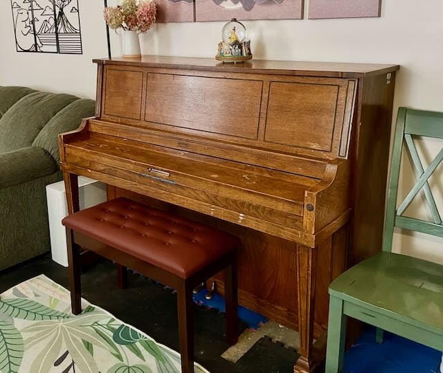 Bonnlo Wooden Duet Piano Bench with Storage, Padded Seat, Brown | Solid Wood Piano Bench With Hidden Music Storage customer photo 1