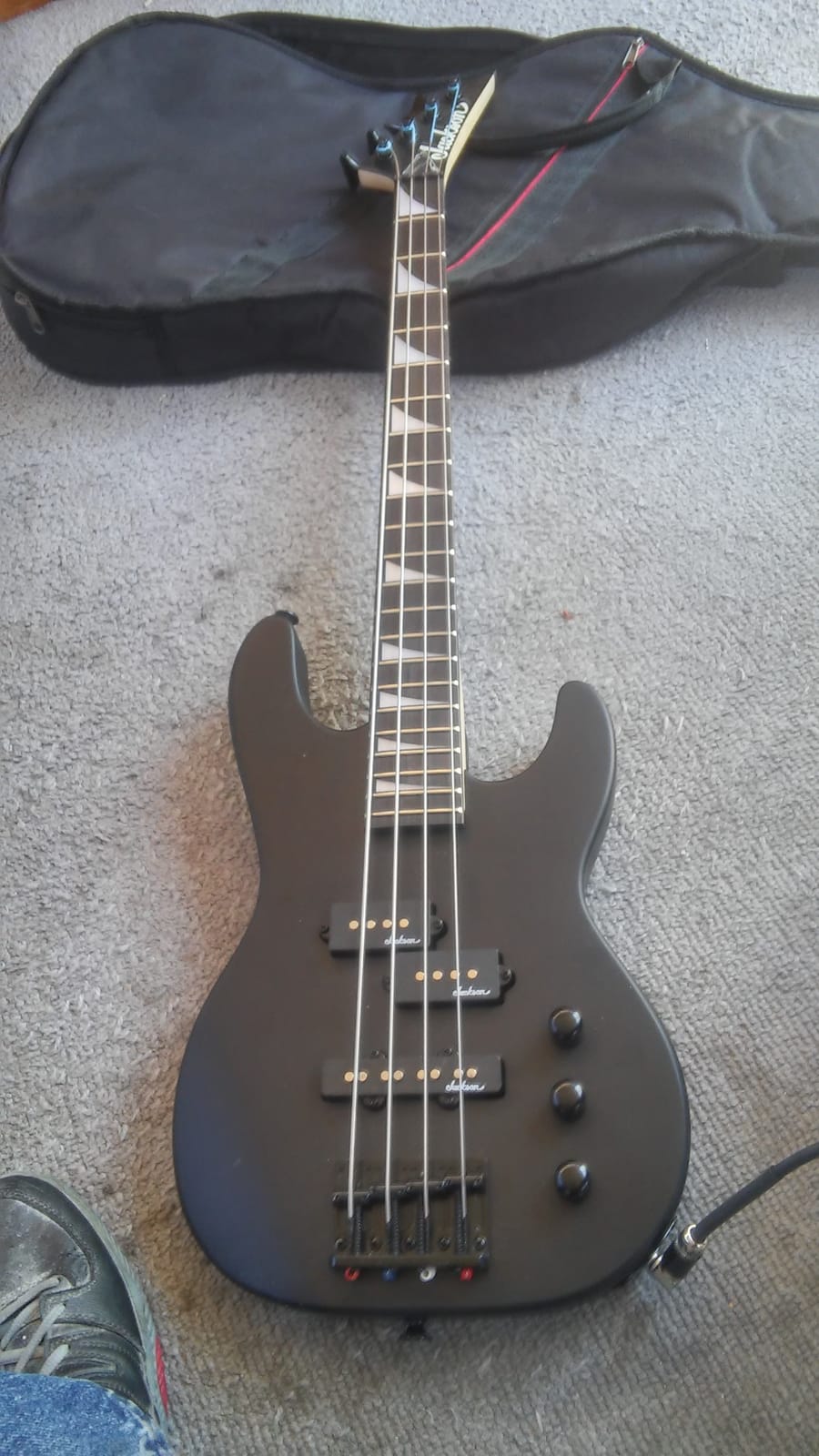 Jackson JS Series Concert Bass JS1X, Satin Black, Amaranth Fingerboard customer photo 2