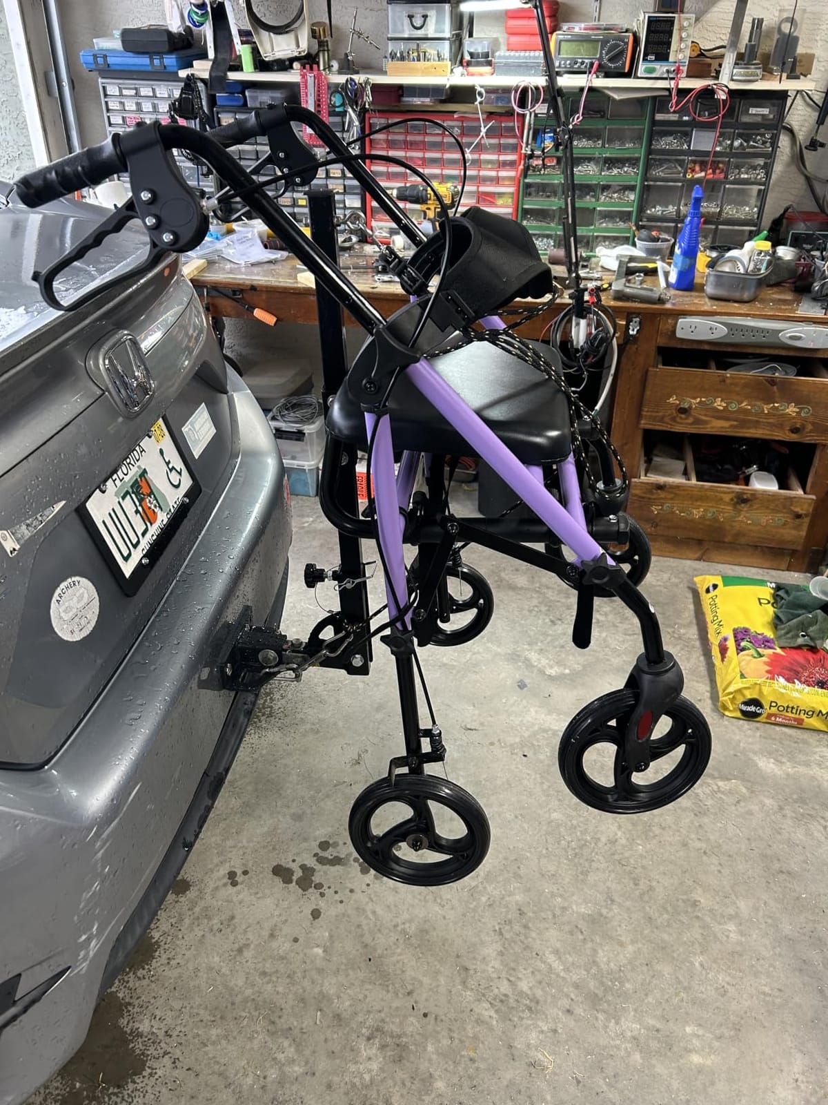 MaxxHaul 50025 Hitch Mount 2-Bike Rack for Cars, Trucks, SUVs, Minivans - Fits 1-1/4 inch and 2 inch Hitch Receivers, 100 lb Capacity, Anti-Rattle, Secure Cradles, Heavy-Duty Steel Construction customer photo 1