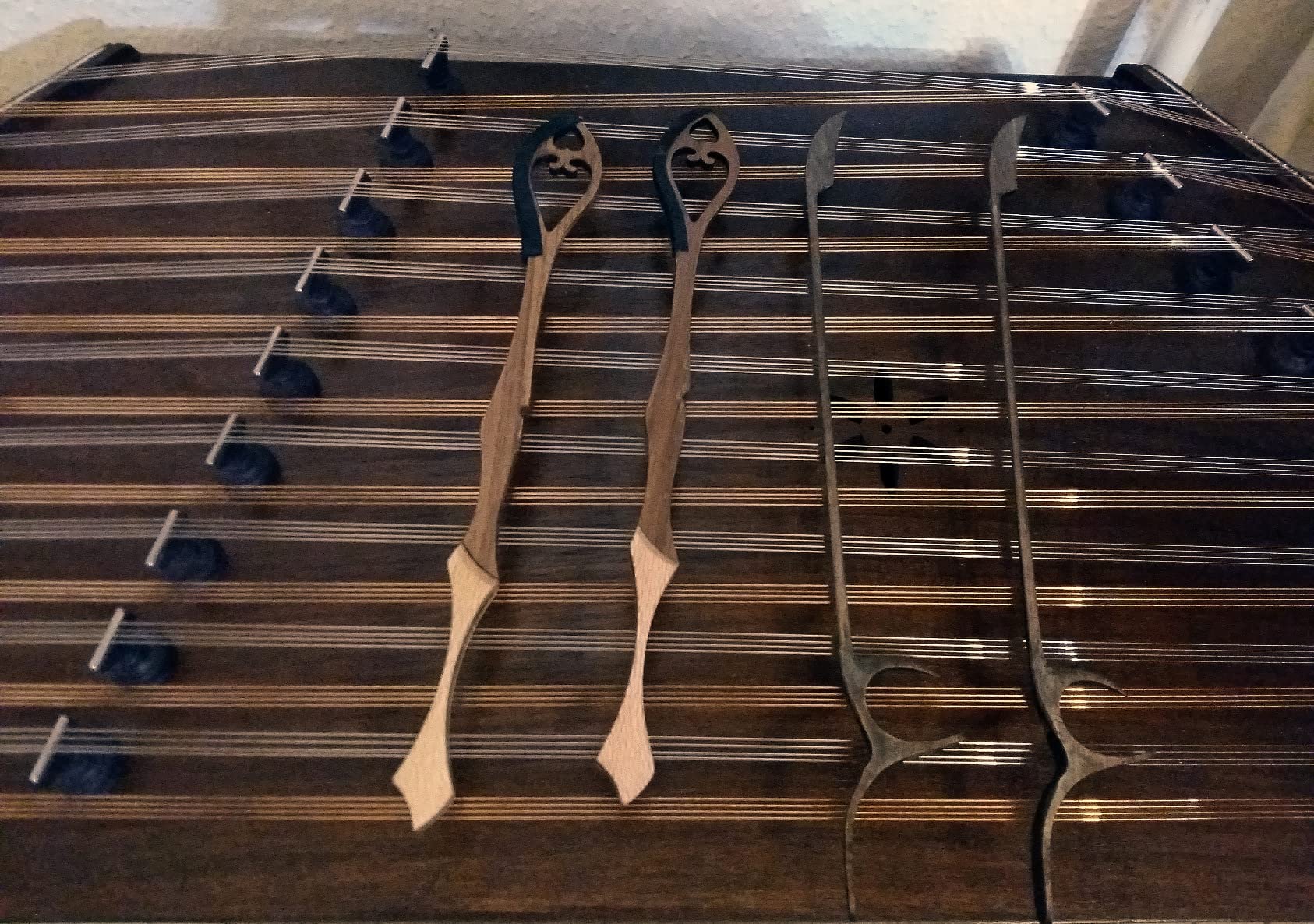 Dulcimer Hammers Walnut Hearts Leather Padded - Pair customer photo 1