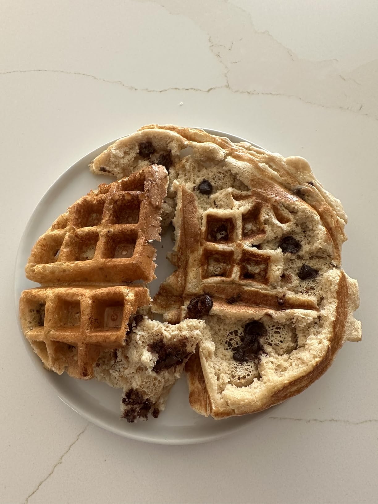 Hamilton Beach 26031 Belgian Waffle Maker with Removable Non-Stick Plates, Ceramic Grids, Black customer photo 1