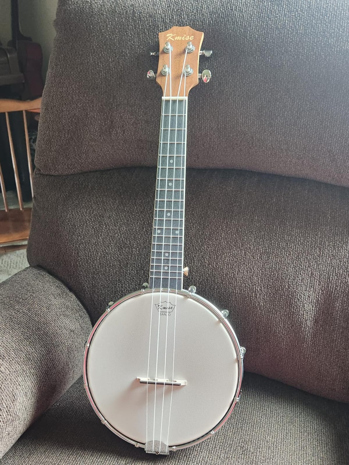 Kmise Concert Size Banjolele, 23'' Sapele 4 Strings Portable Mini Banjo Ukulele, With Gig Bag, Tuner, Banjos Strap, Strings, Piezo Pickup, Picks, Ruler, Wrench, Bridge Beginner Kit for Professionals customer photo 2
