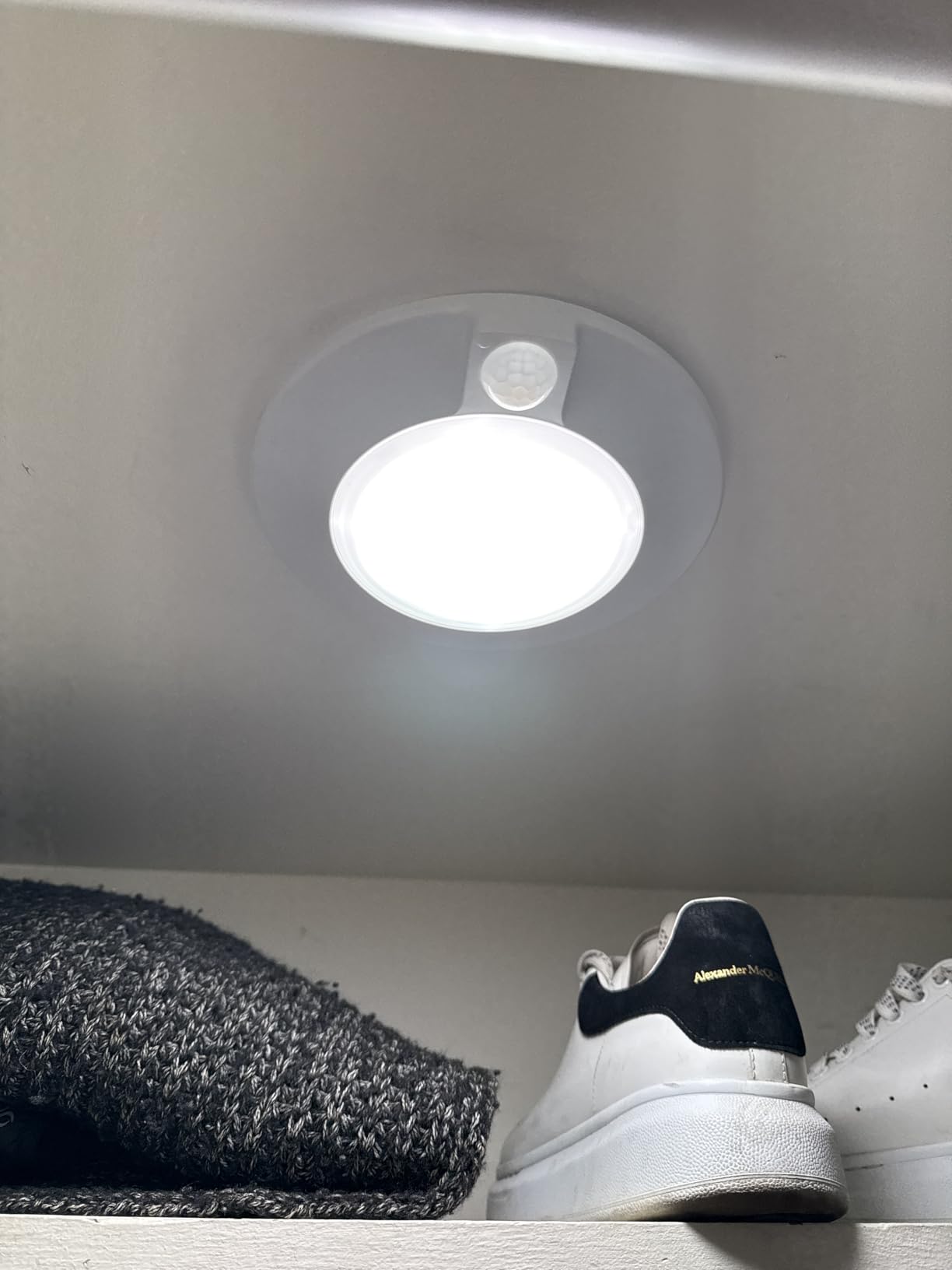 CLOUDY BAY Motion Sensor Ceiling Light Indoor,120V CRI90 10W 5000K Bright Day Light,6.5 inch LED Flush Mount Ceiling Lighting Fixture for Garage,Walk-in Closet,Attic,Pantry Wet Location White Finish customer photo 1