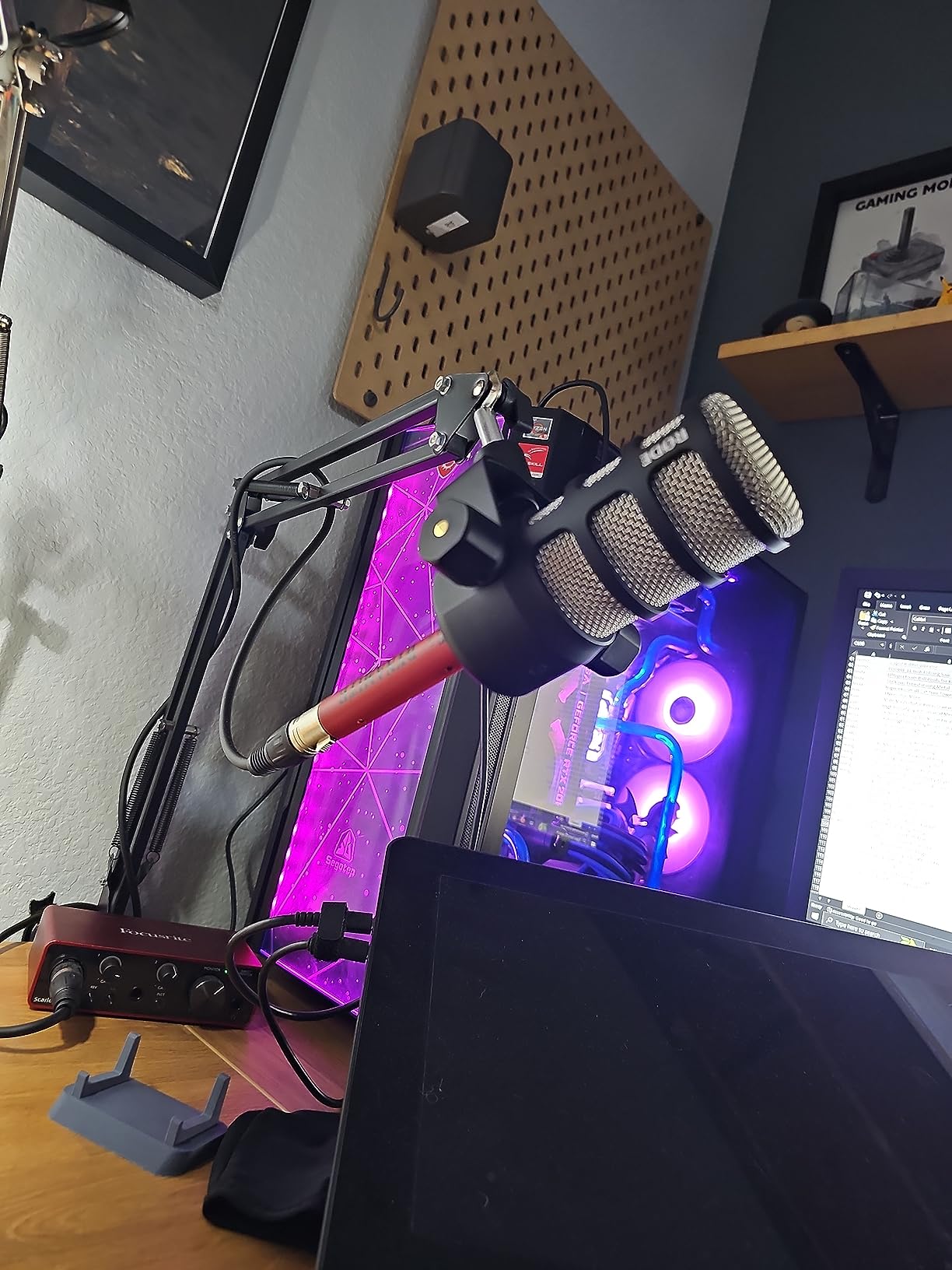 SE ELECTRONICS DM1 Dynamite Ultra-Slim Inline Microphone Preamp for Ribbon & Dynamic Microphones - Mic Preamp with +28dB Gain for Clean, Natural Sound - Ideal for Podcasting & Live Sound customer photo 2