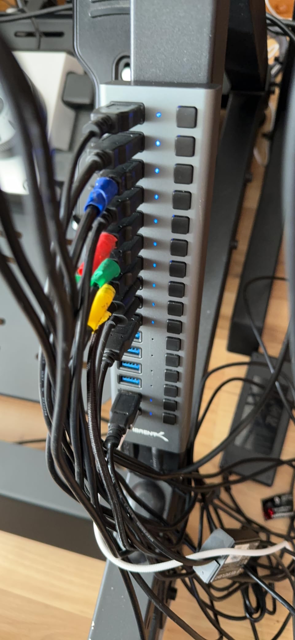 SABRENT 16-Port USB 3.0 Data Hub & Charger, 90W (HB-PU16) | Individual power switches; 90W high-power output; charge and sync multiple devices; powered usb hub customer photo 2