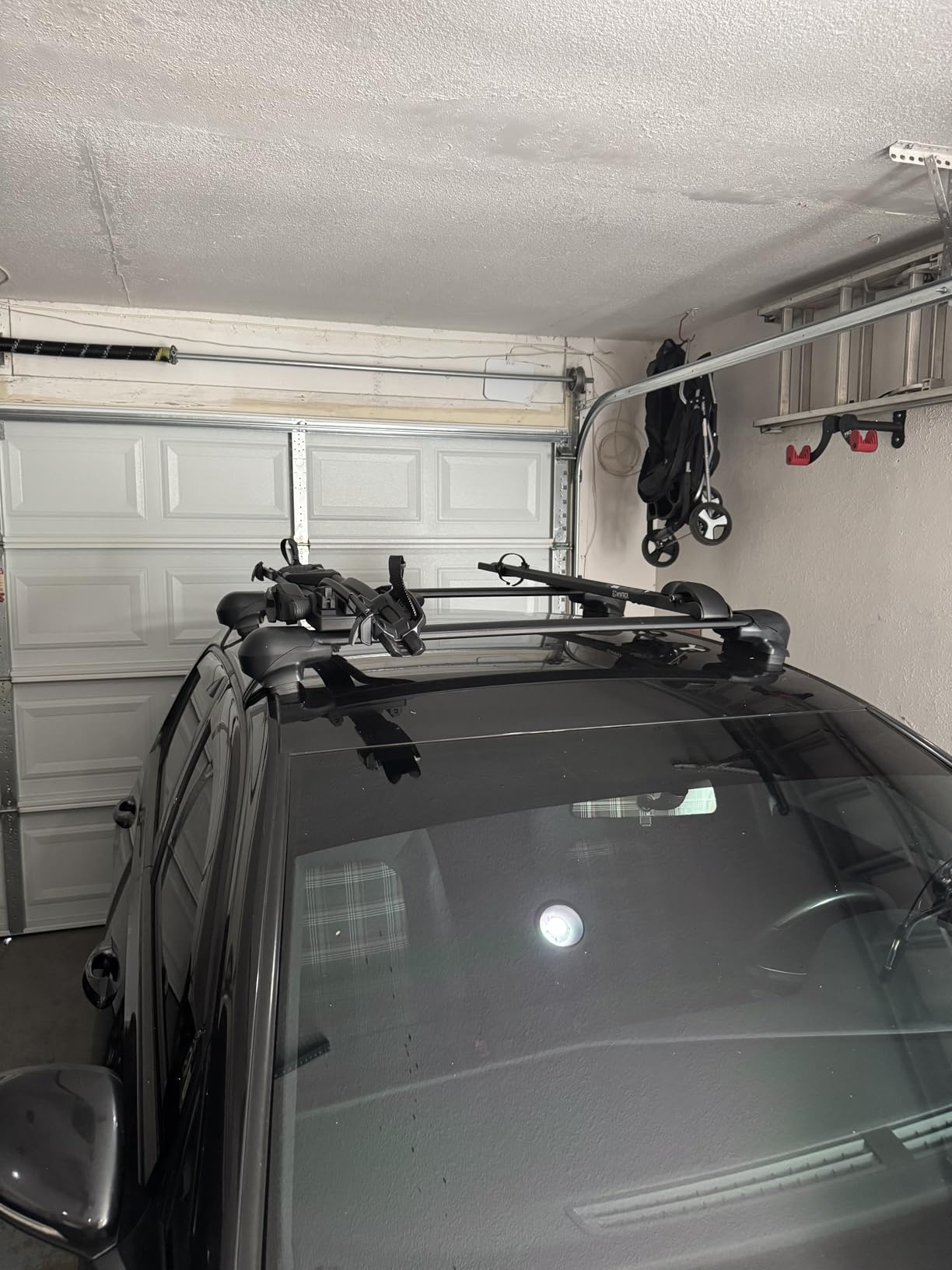 Thule ProRide XT Roof Bike Rack - ProRide XT Roof Bike Rack - Universal Fit, Lightweight, Secure customer photo 2