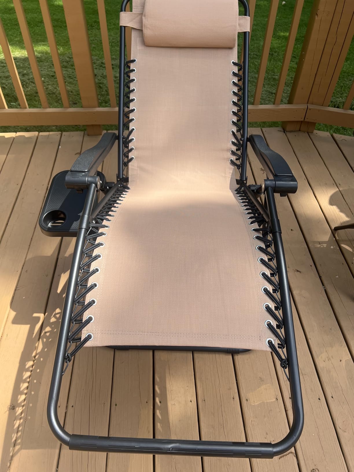Amazon Basics Outdoor Textilene Adjustable Zero Gravity Folding Reclining Lounge Chair Set with Cup Holder, Side Table, Headrest, Weather-Resistant, 35 x 26 x 43 inches, Beige, 2-Pack customer photo 2