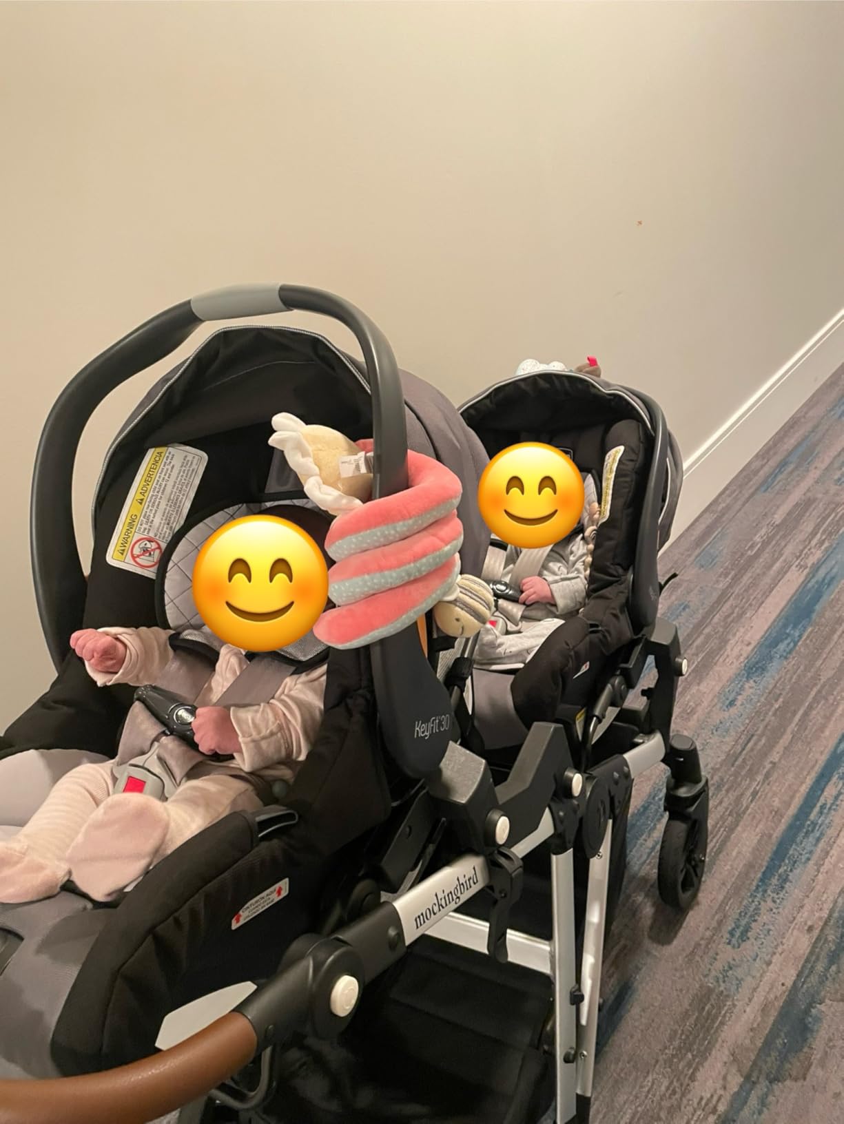 Chicco KeyFit Infant Car Seat and Base, Rear-Facing, 4-30 lbs, Encore color, infant car seat insert for newborns included, 5-point harness, Chicco stroller compatible customer photo 2