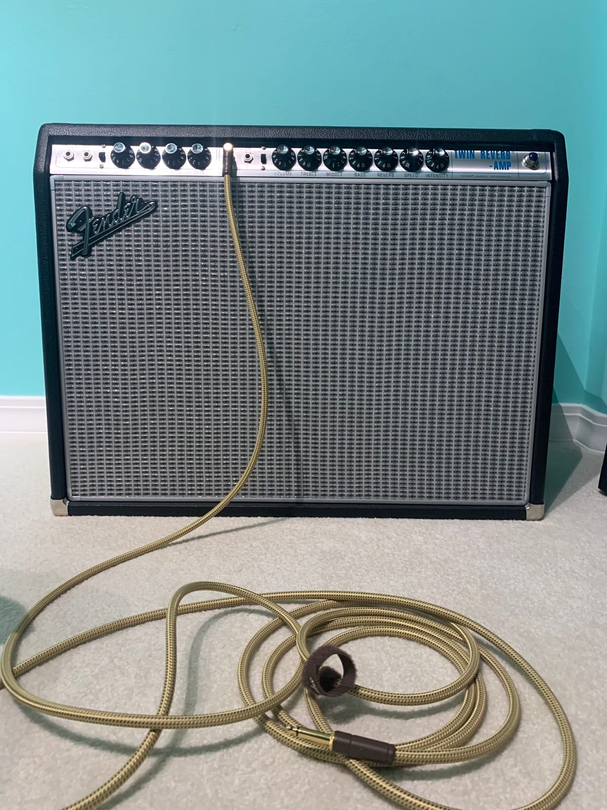 Fender Deluxe Instrument Cable, Straight/Angle, Guitar Cable, 15ft, Tweed | Premium shielded guitar cable, straight to angle connectors, tweed jacket, low noise, electric guitar, bass, keyboard, 15ft customer photo 1