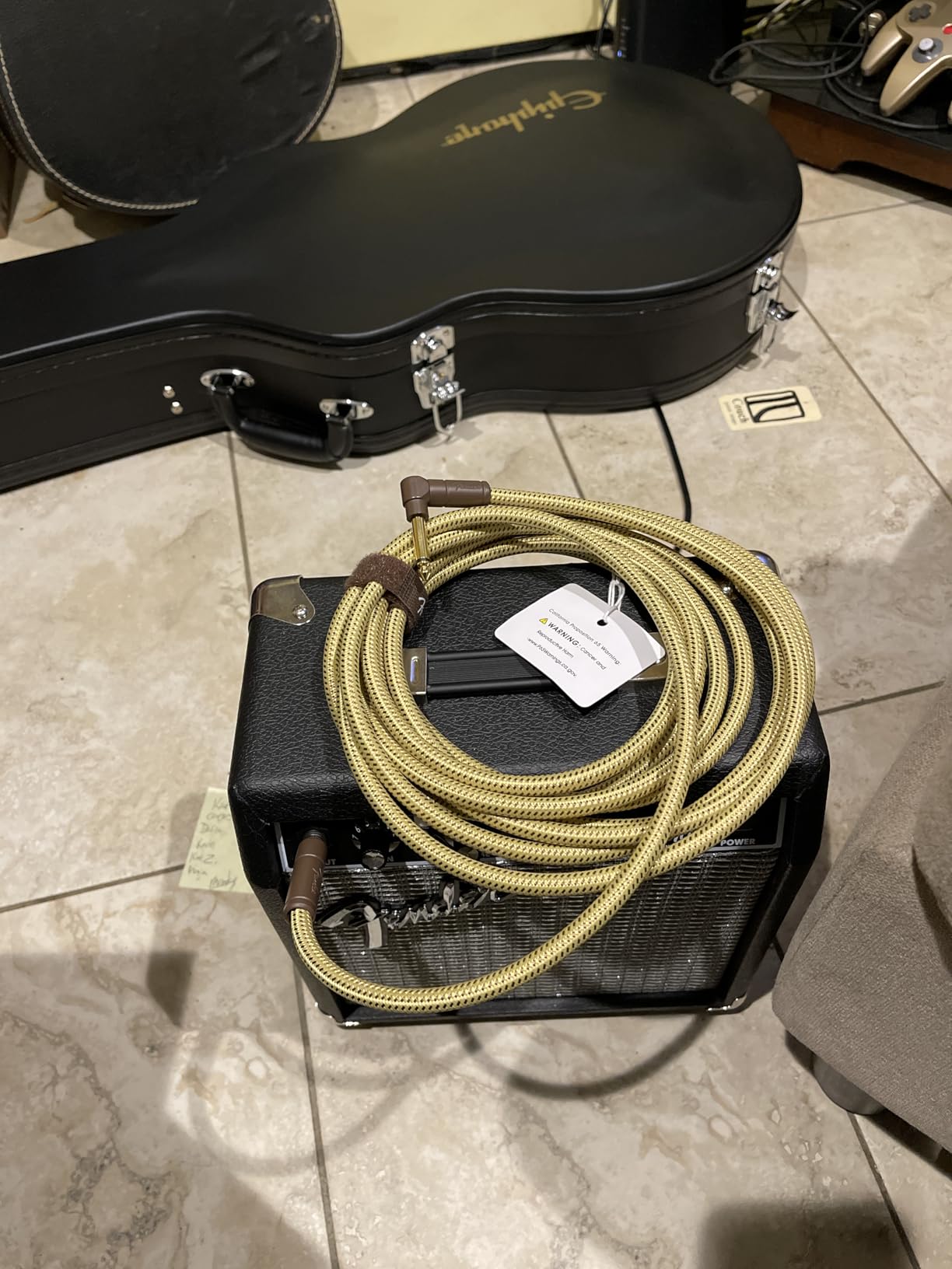 Fender Deluxe Instrument Cable, Straight/Angle, Guitar Cable, 15ft, Tweed | Premium shielded guitar cable, straight to angle connectors, tweed jacket, low noise, electric guitar, bass, keyboard, 15ft customer photo 2