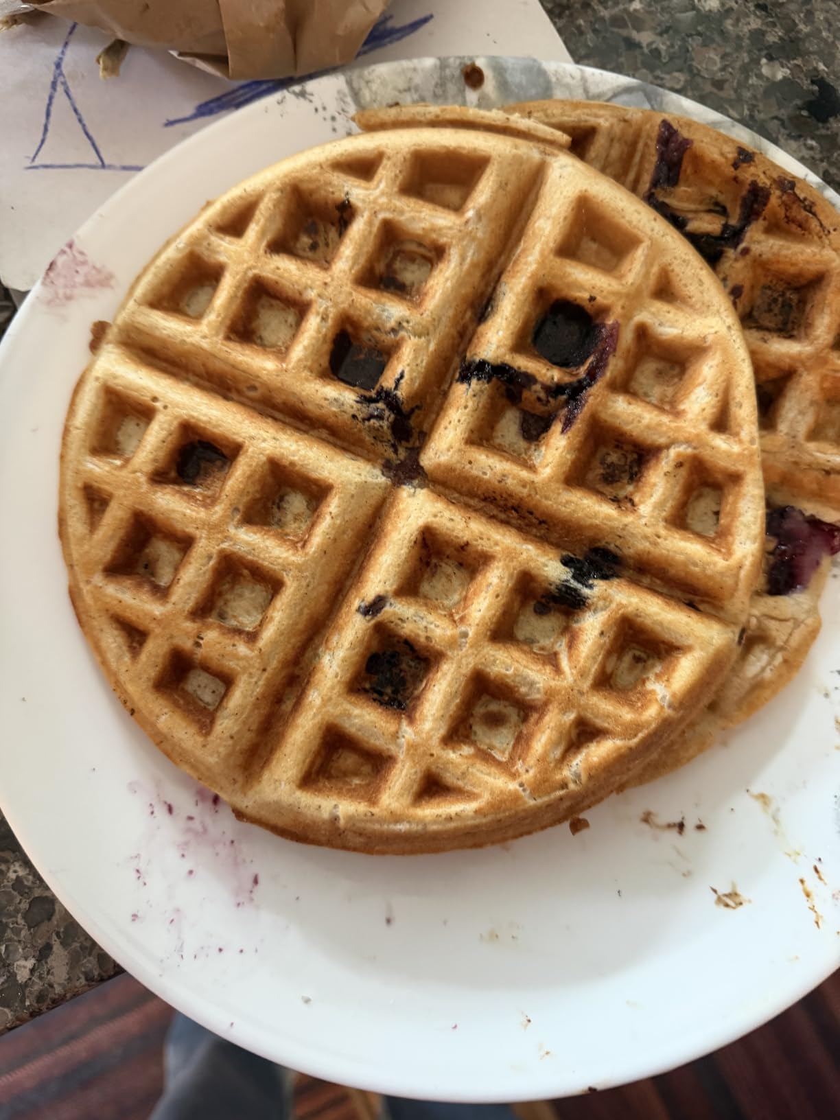 Hamilton Beach Belgian Waffle Maker with PFAS-Free Non-Stick Ceramic-Coated Plates, Browning Control, Indicator Lights, Stainless Steel (26081) customer photo 2